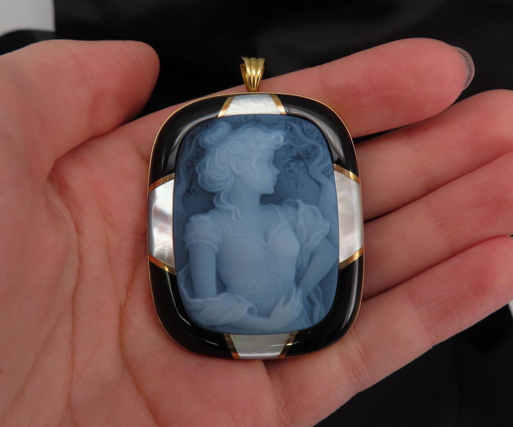 Vintage Agate Cameo Mother of Pearl & Onyx 18K Gold Pendant Brooch 24.1gr