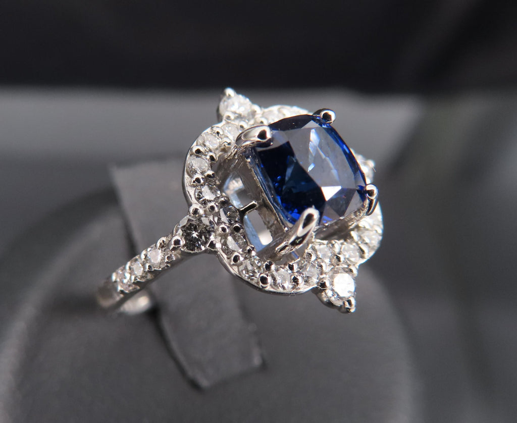 1.47ct Royal Blue GIA Certified Sapphire 0.48ct Diamond Platinum Ring, Size 6.5