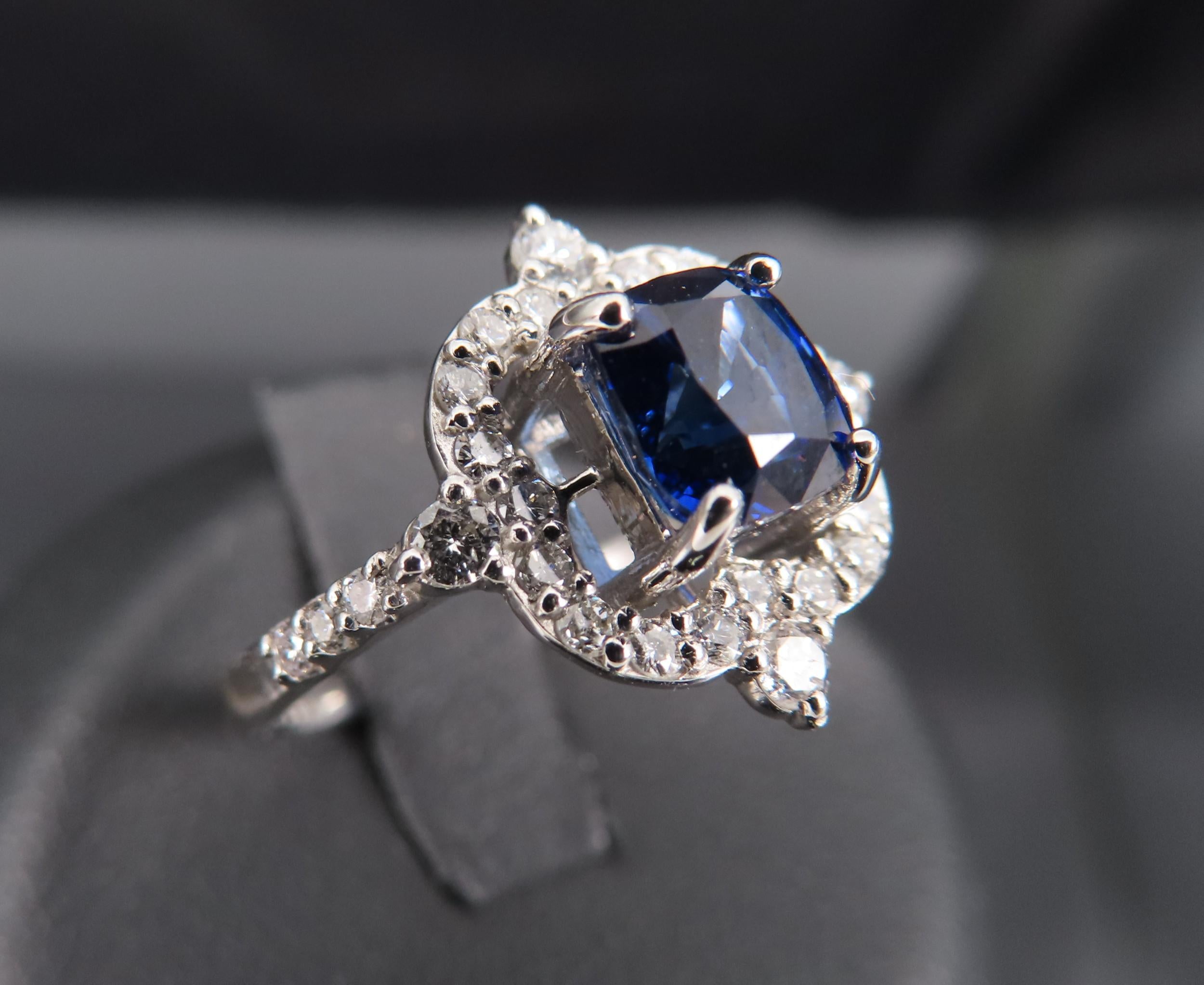 1.47ct Royal Blue GIA Certified Sapphire 0.48ct Diamond Platinum Ring, Size 6.5