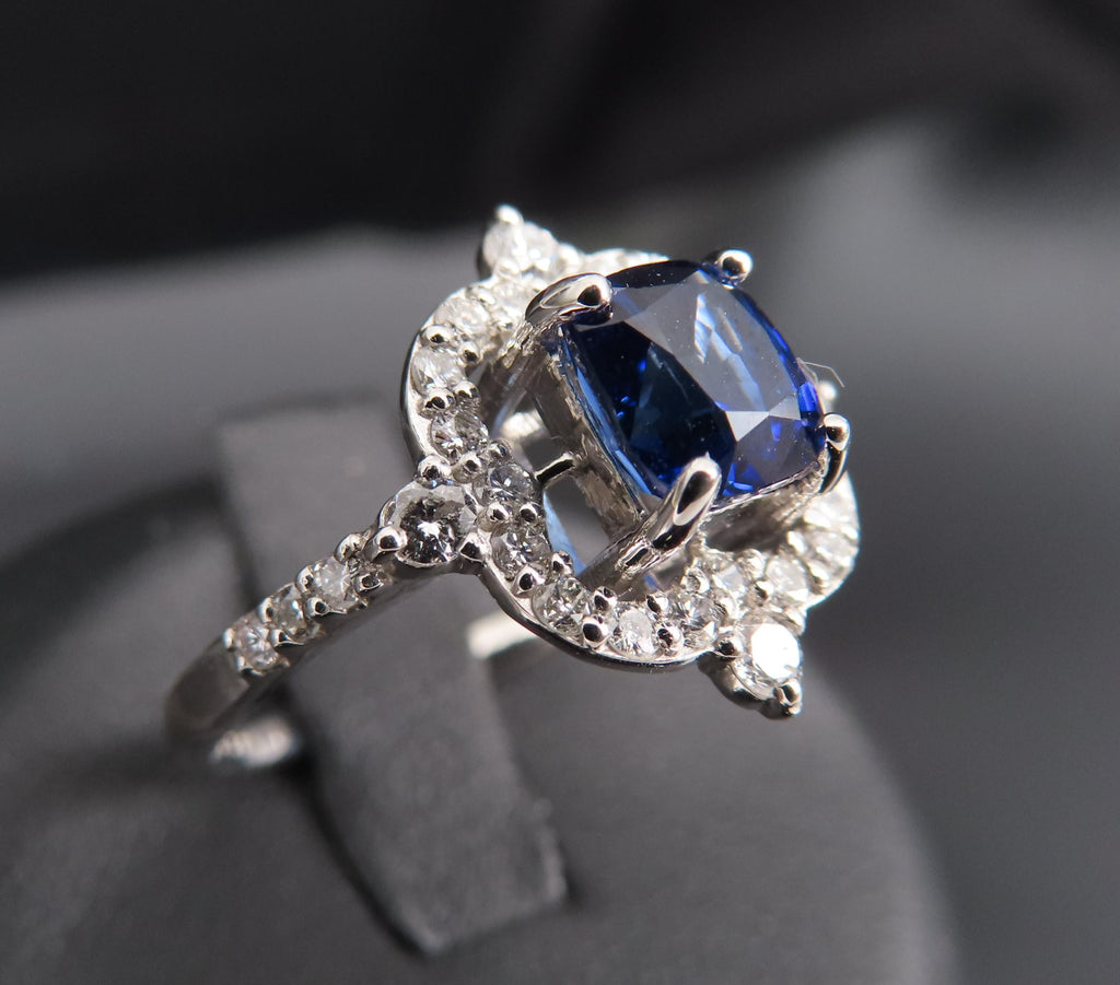 1.47ct Royal Blue GIA Certified Sapphire 0.48ct Diamond Platinum Ring, Size 6.5