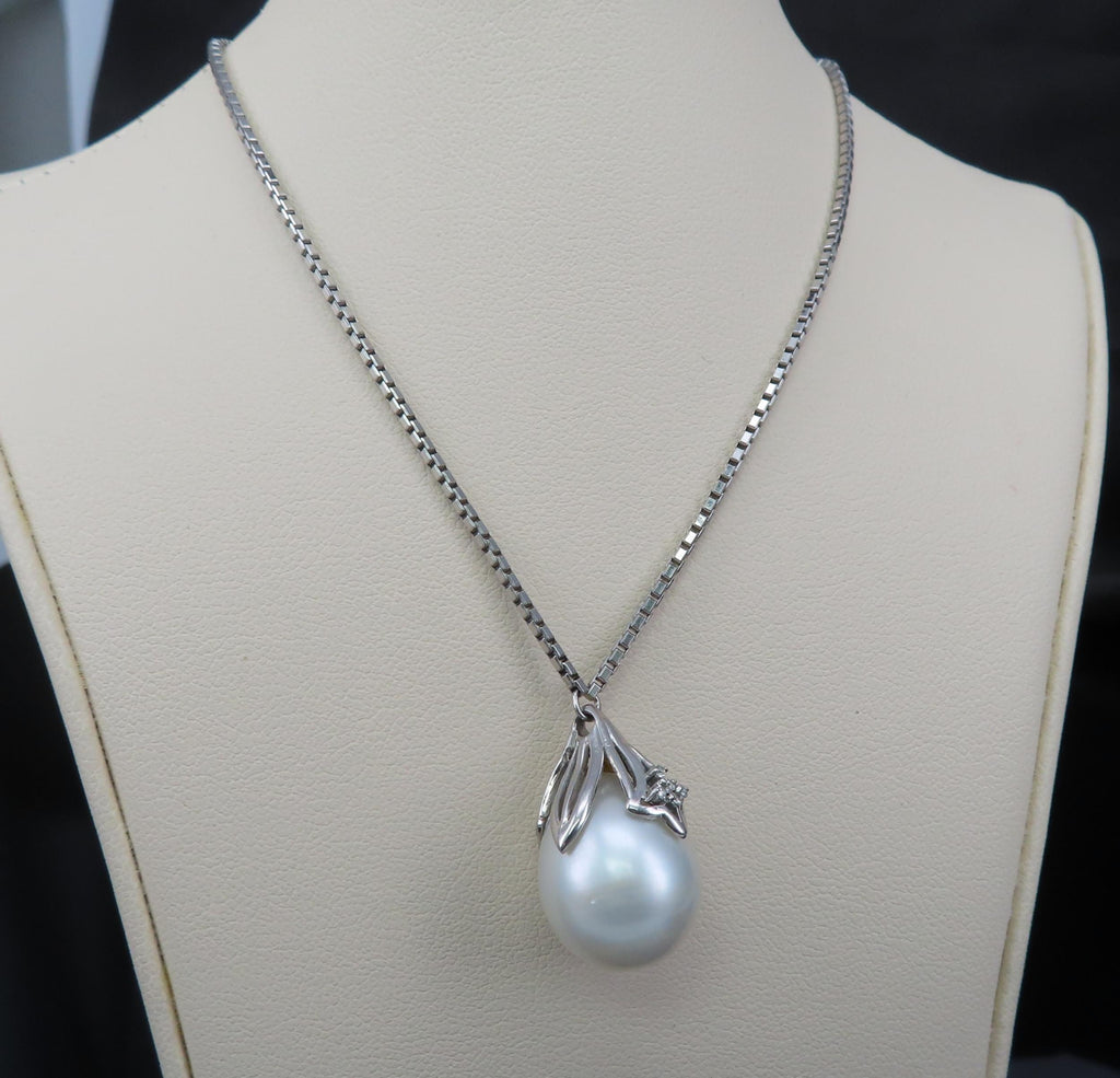 Vintage 13.8mm South Seas Tear Drop Pearl & 0.05ct Diamond 19" Platinum Necklace