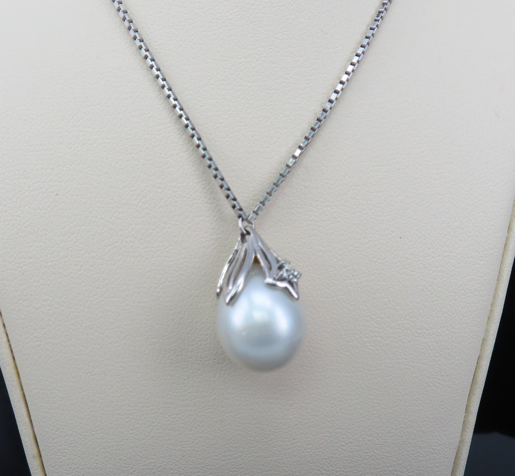 Vintage 13.8mm South Seas Tear Drop Pearl & 0.05ct Diamond 19" Platinum Necklace