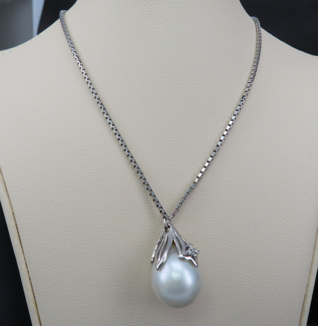 Vintage 13.8mm South Seas Tear Drop Pearl & 0.05ct Diamond 19" Platinum Necklace