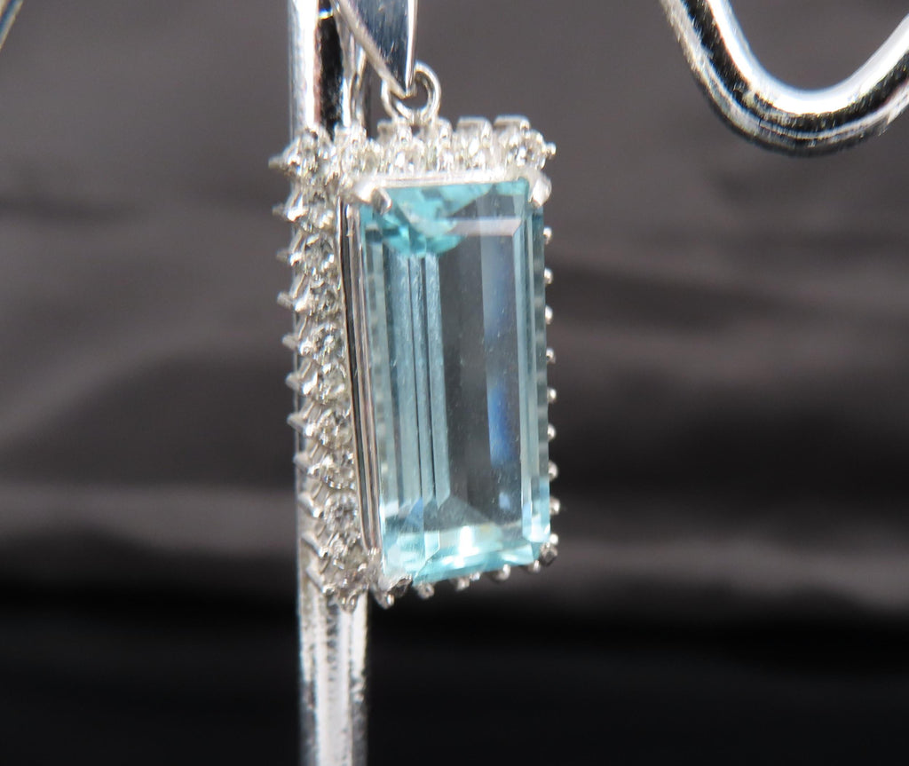 Vintage 3.00ct Emerald Cut Natural Aquamarine 0.43ct Diamond Platinum Pendant