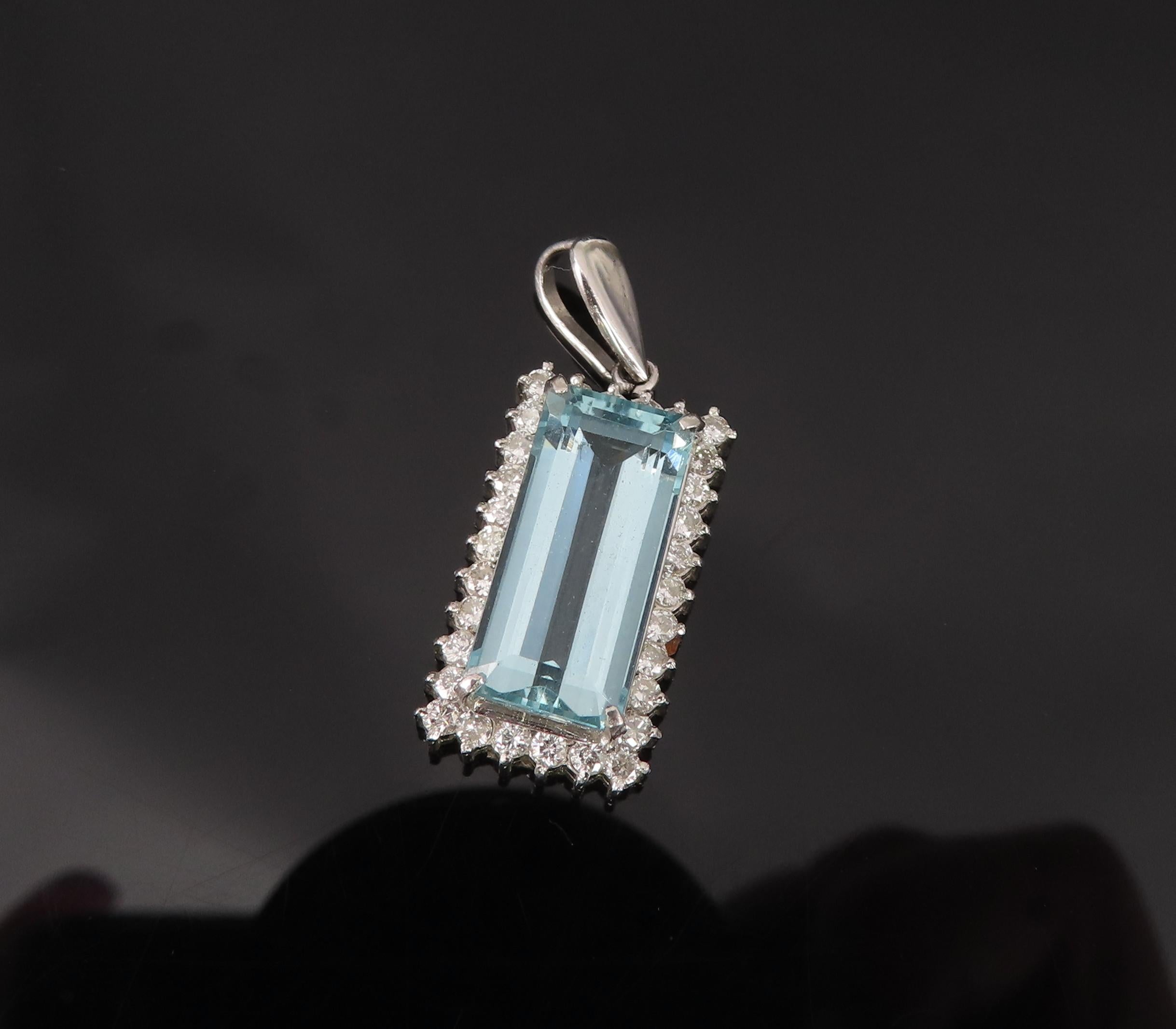Vintage 3.00ct Emerald Cut Natural Aquamarine 0.43ct Diamond Platinum Pendant