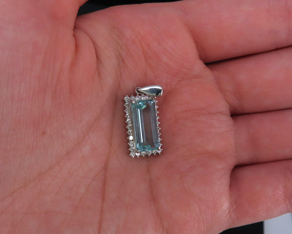 Vintage 3.00ct Emerald Cut Natural Aquamarine 0.43ct Diamond Platinum Pendant