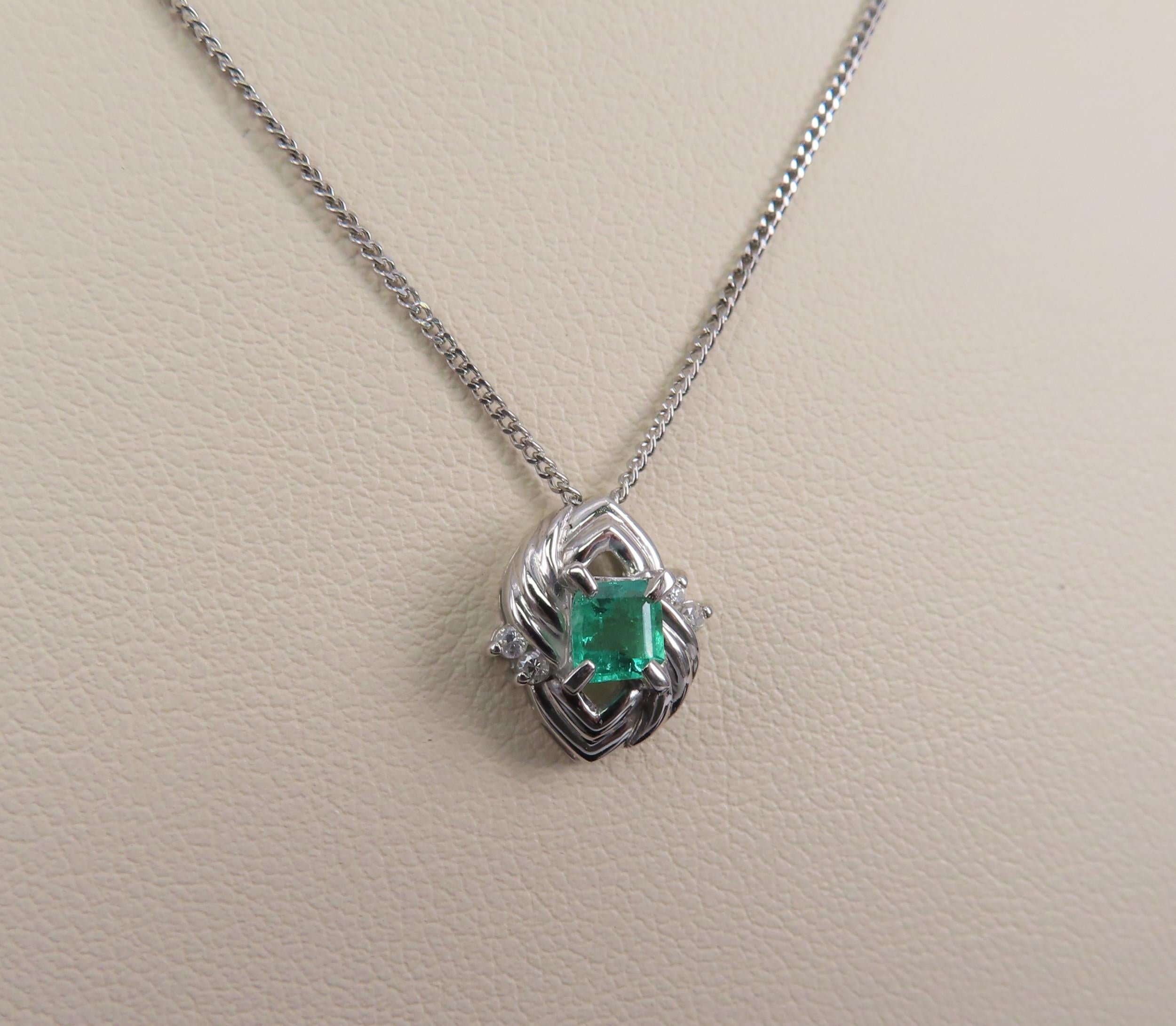 Vintage 0.30ct Colombian Emerald & 0.04ct Diamond Platinum 16 Inch Necklace