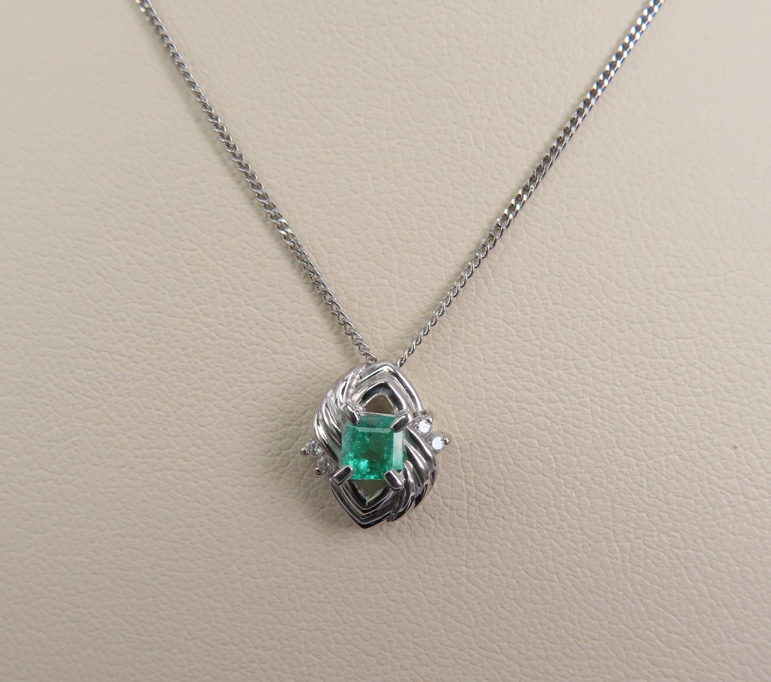 Vintage 0.30ct Colombian Emerald & 0.04ct Diamond Platinum 16 Inch Necklace