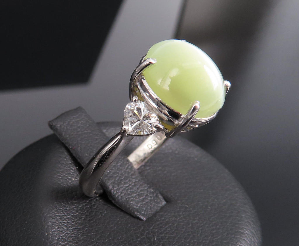 Fine 8.44ct Cat's Eye Chrysoberyl 0.60ct Heart Diamond Platinum Ring, Size 6.25