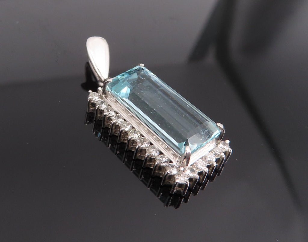 Vintage 3.00ct Emerald Cut Natural Aquamarine 0.43ct Diamond Platinum Pendant