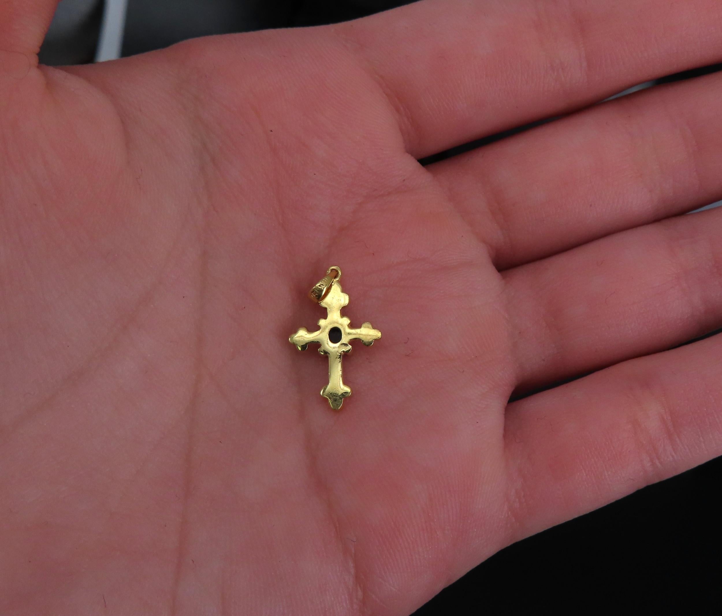 Vintage 0.10ct Natural Black Opal & 18K Yellow Gold Cross Botonny Pendant Charm