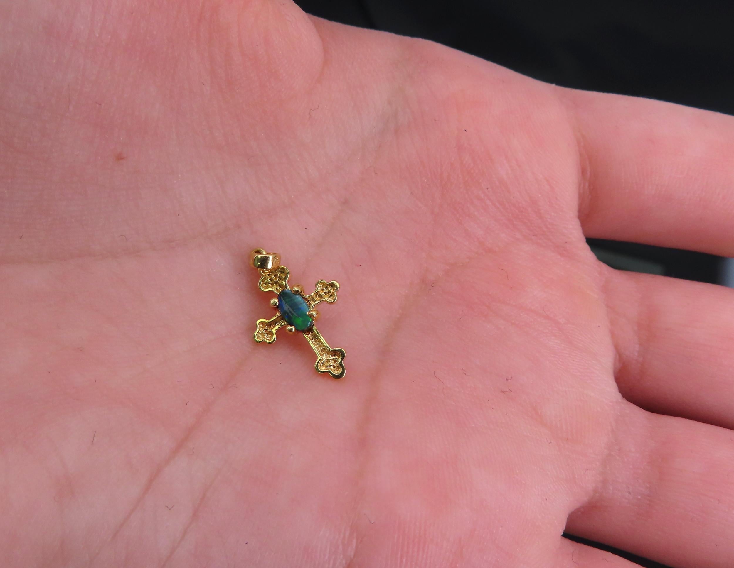 Vintage 0.10ct Natural Black Opal & 18K Yellow Gold Cross Botonny Pendant Charm