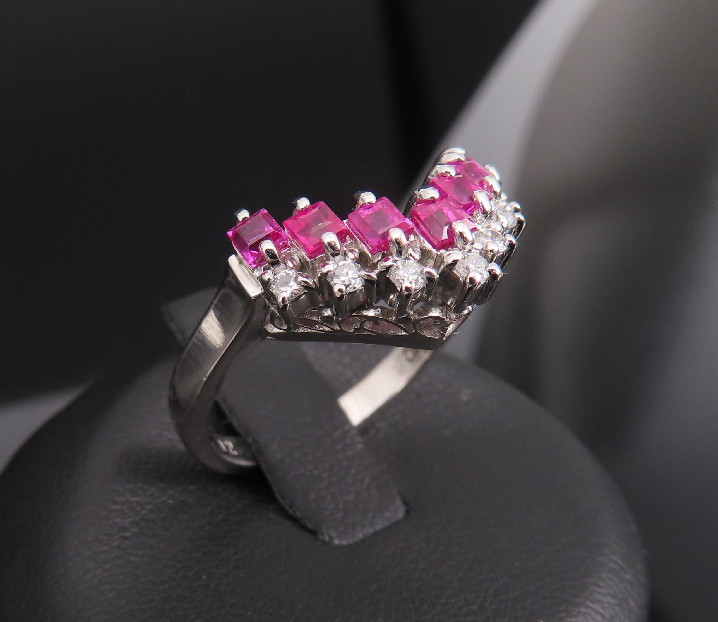 Vintage 0.76ct Ruby & 0.12ct Diamond Platinum Chevron V Ring Size 5.75