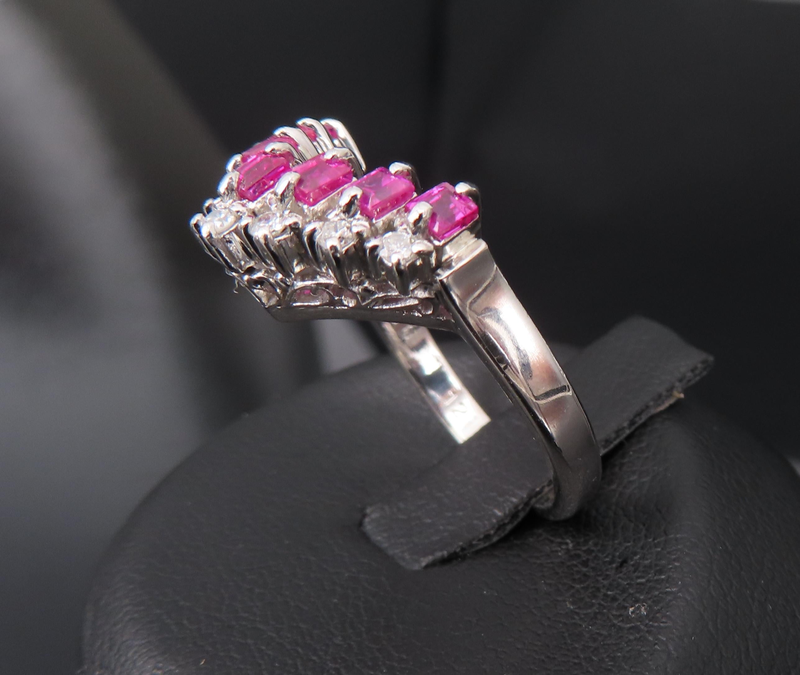 Vintage 0.76ct Ruby & 0.12ct Diamond Platinum Chevron V Ring Size 5.75
