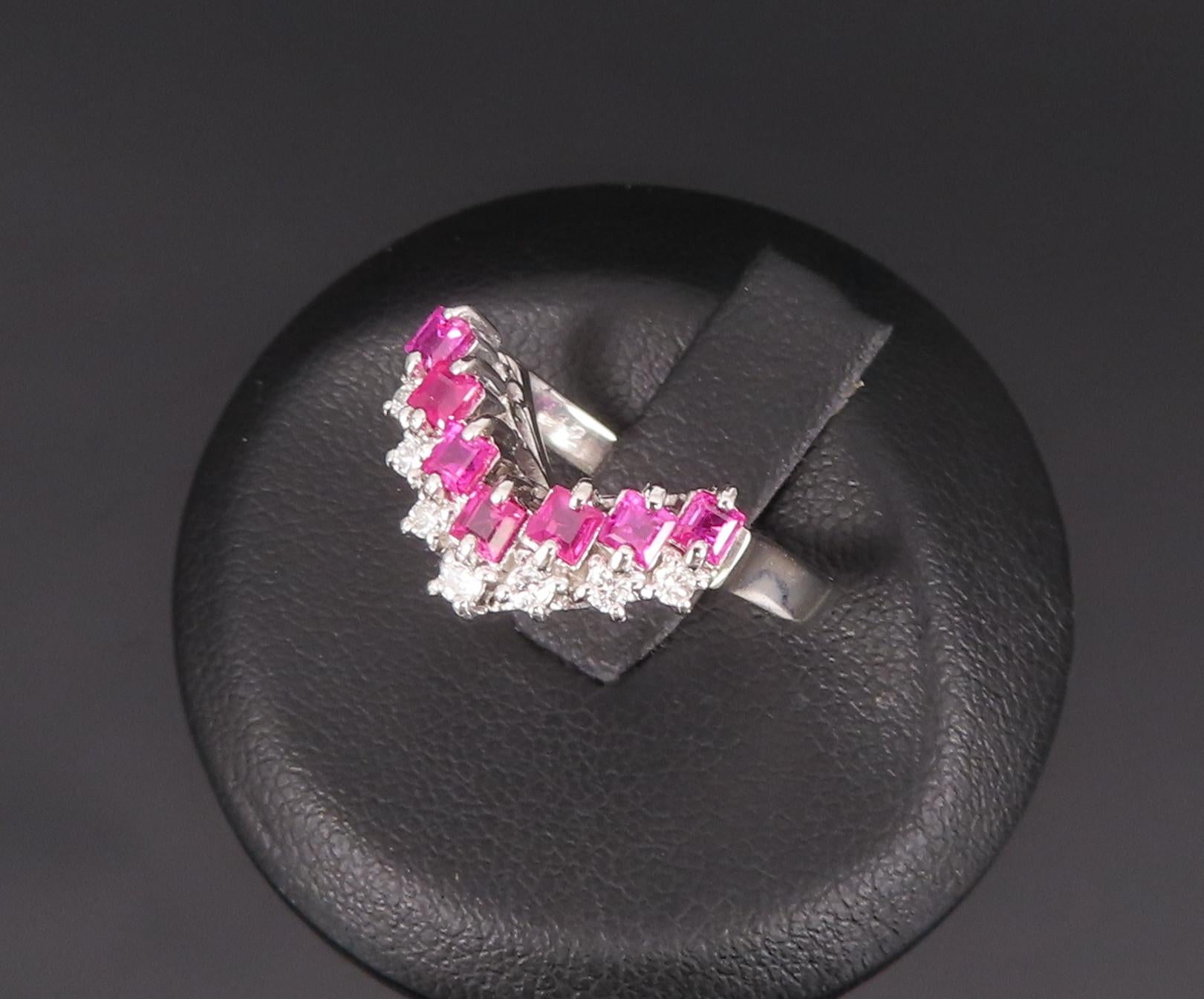 Vintage 0.76ct Ruby & 0.12ct Diamond Platinum Chevron V Ring Size 5.75