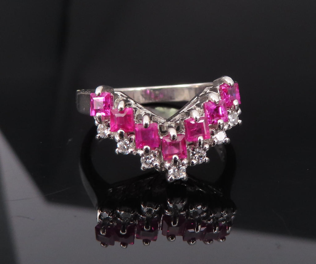 Vintage 0.76ct Ruby & 0.12ct Diamond Platinum Chevron V Ring Size 5.75