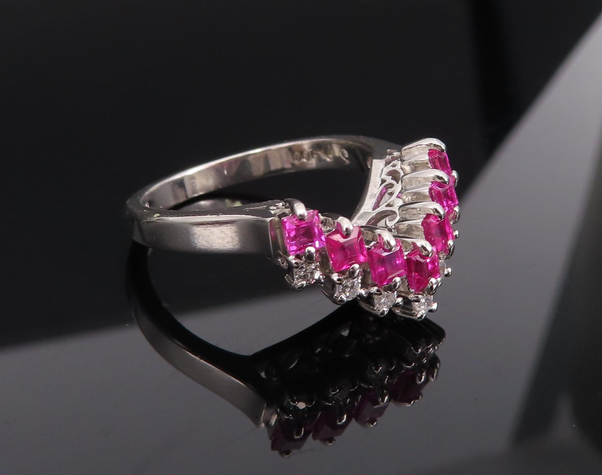 Vintage 0.76ct Ruby & 0.12ct Diamond Platinum Chevron V Ring Size 5.75