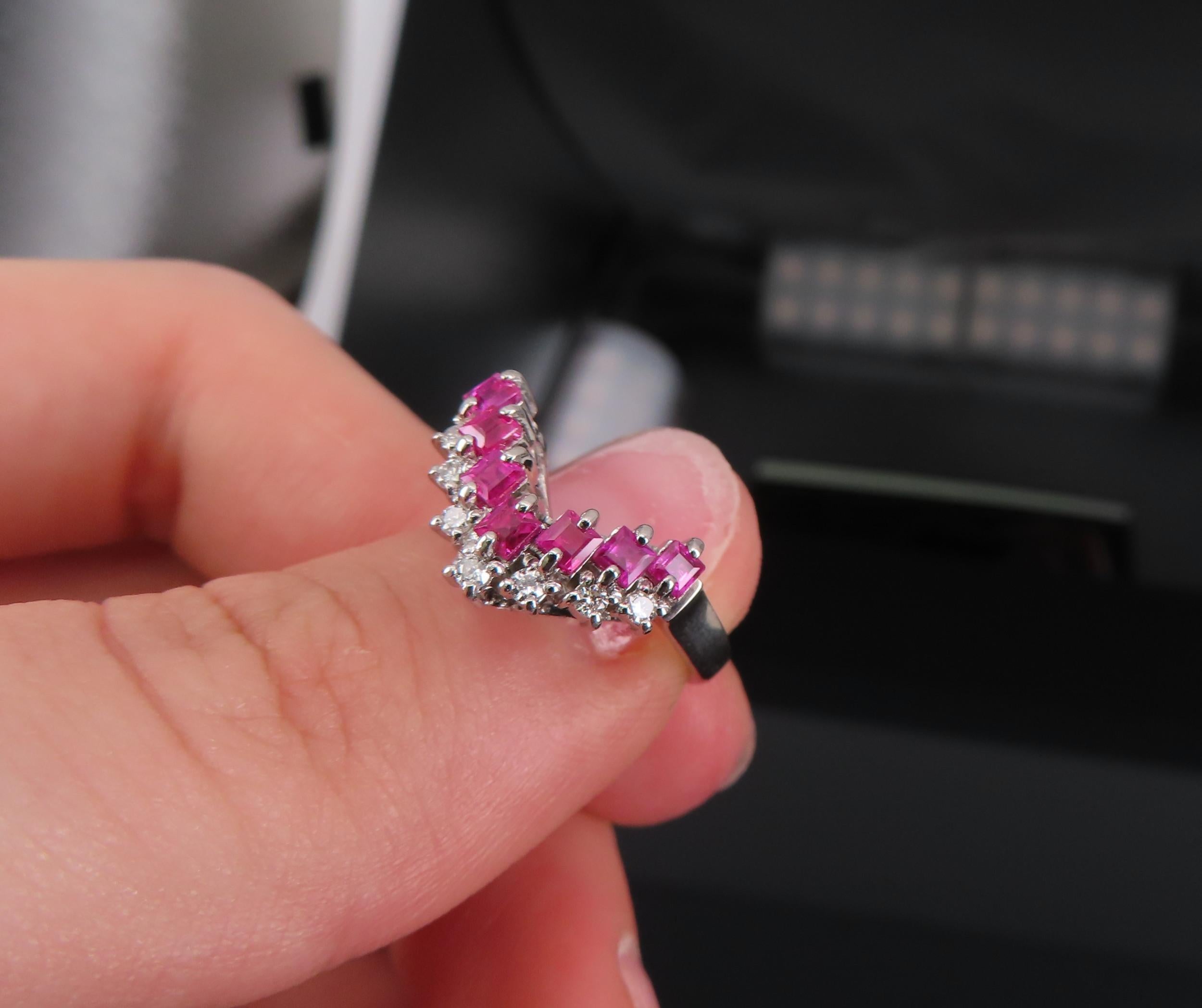Vintage 0.76ct Ruby & 0.12ct Diamond Platinum Chevron V Ring Size 5.75