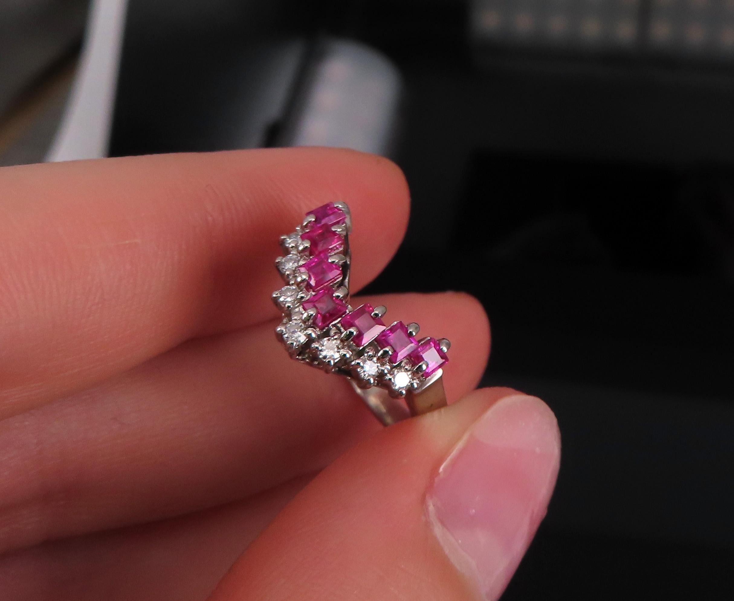 Vintage 0.76ct Ruby & 0.12ct Diamond Platinum Chevron V Ring Size 5.75
