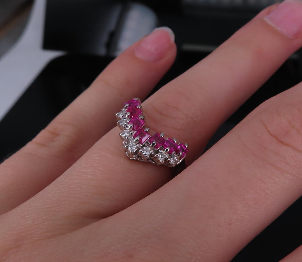 Vintage 0.76ct Ruby & 0.12ct Diamond Platinum Chevron V Ring Size 5.75