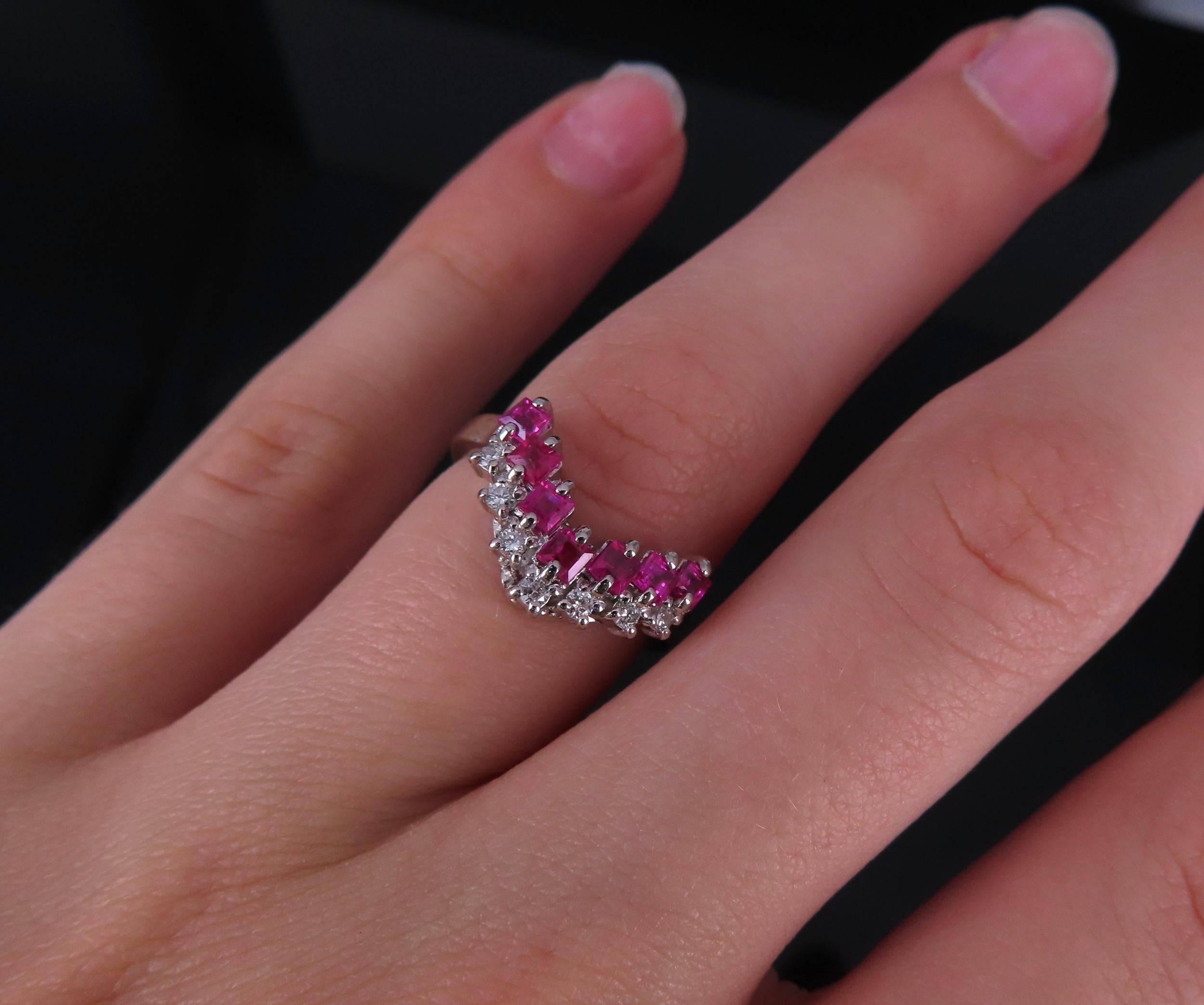Vintage 0.76ct Ruby & 0.12ct Diamond Platinum Chevron V Ring Size 5.75