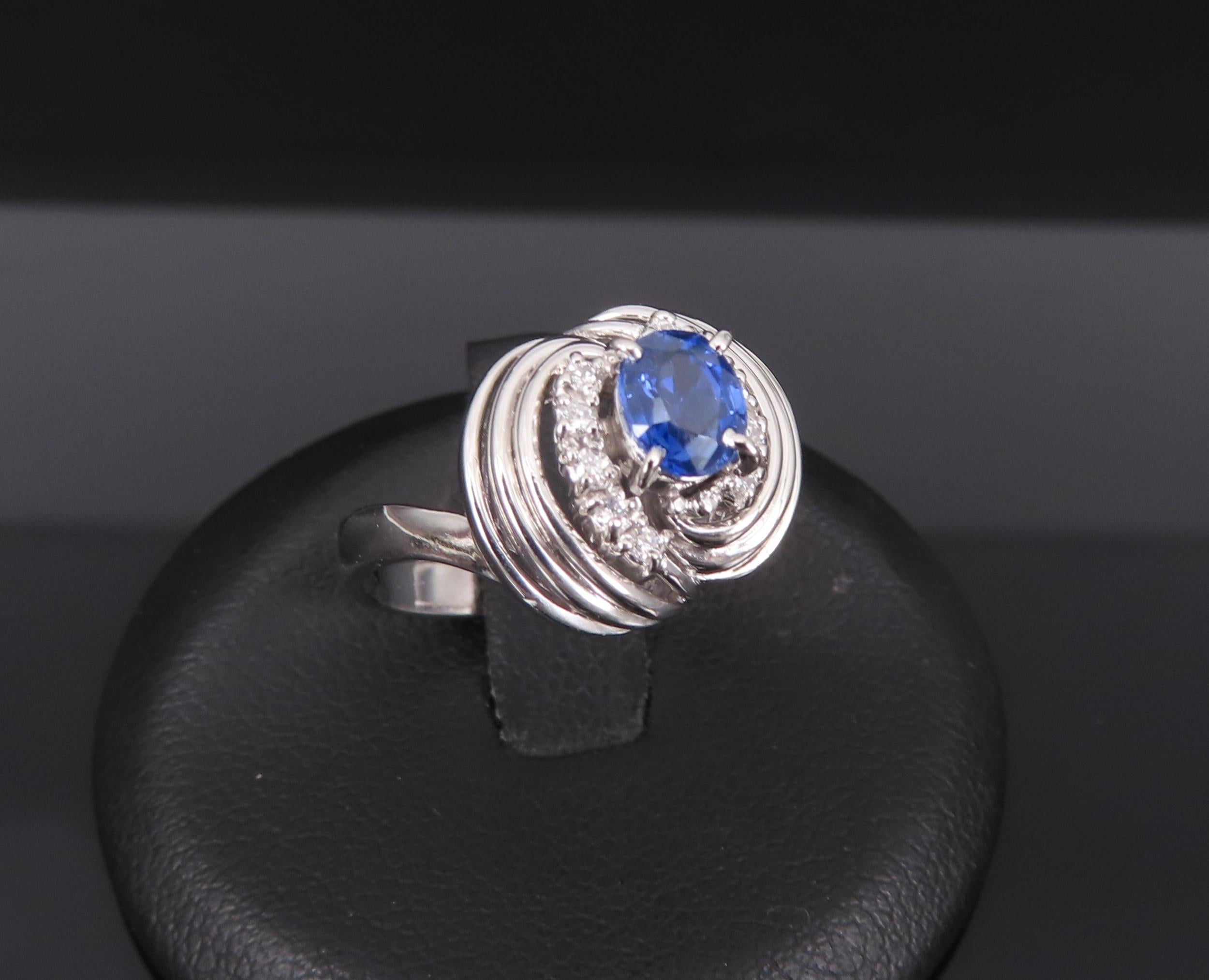 Vintage 0.62ct Cornflower Blue Sapphire 0.08ct Diamond Platinum Ring Size 5.75