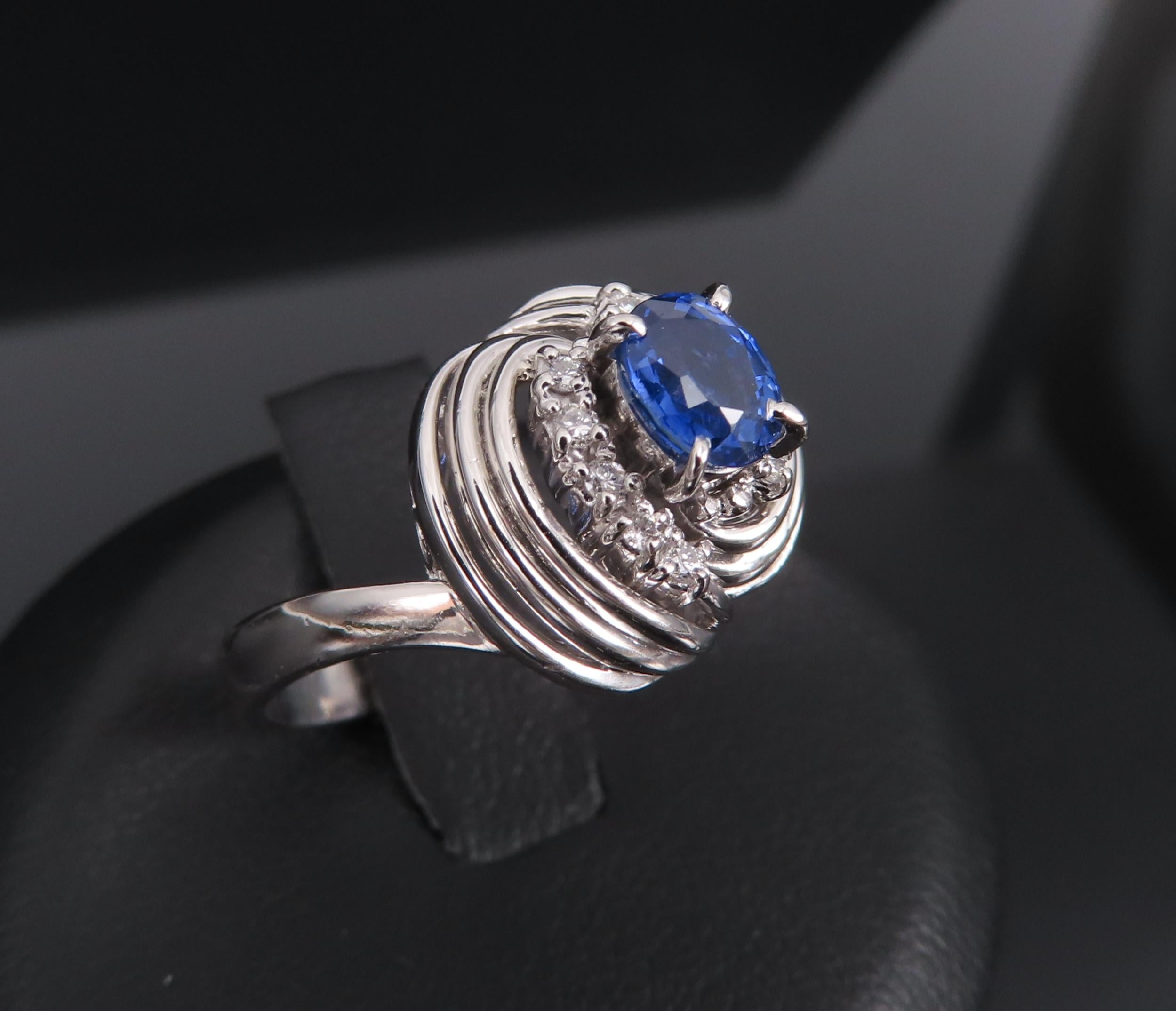 Vintage 0.62ct Cornflower Blue Sapphire 0.08ct Diamond Platinum Ring Size 5.75