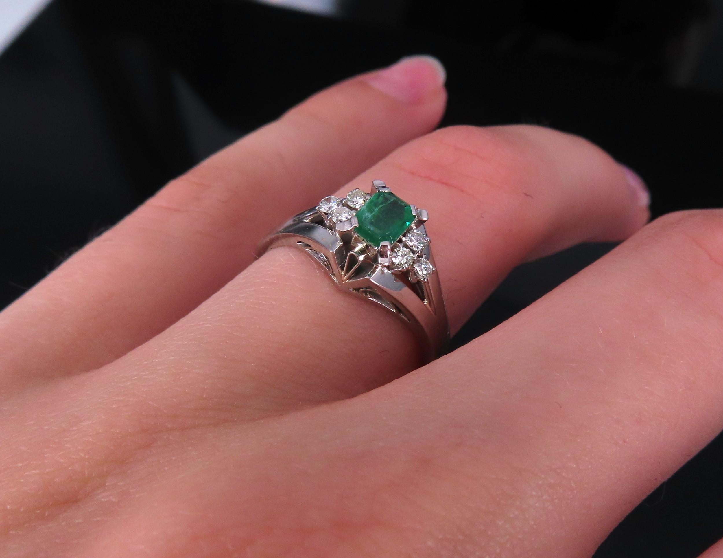 Vintage 0.26ct Colombian Emerald 0.06ct Diamond Platinum Ring Size 7
