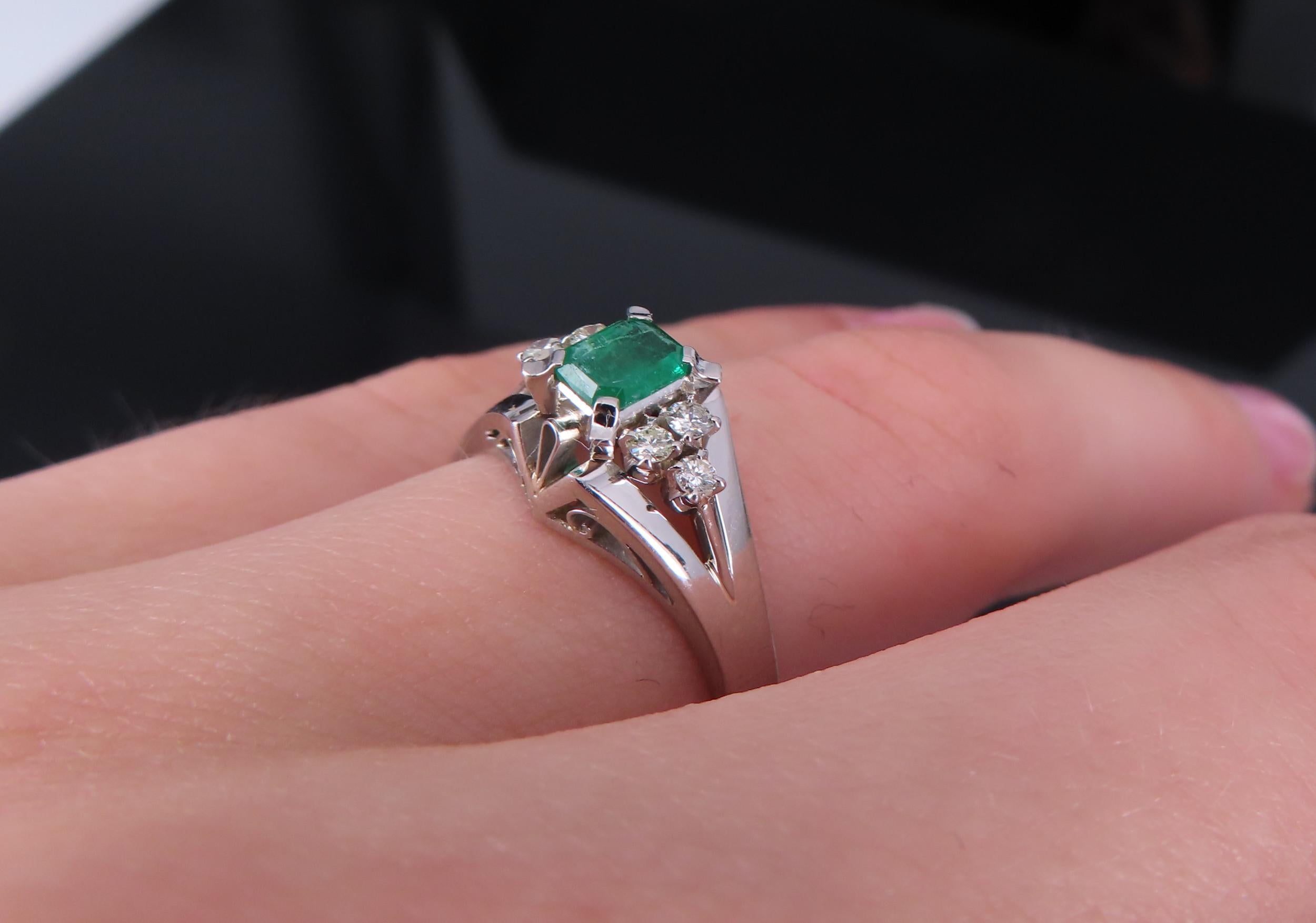 Vintage 0.26ct Colombian Emerald 0.06ct Diamond Platinum Ring Size 7