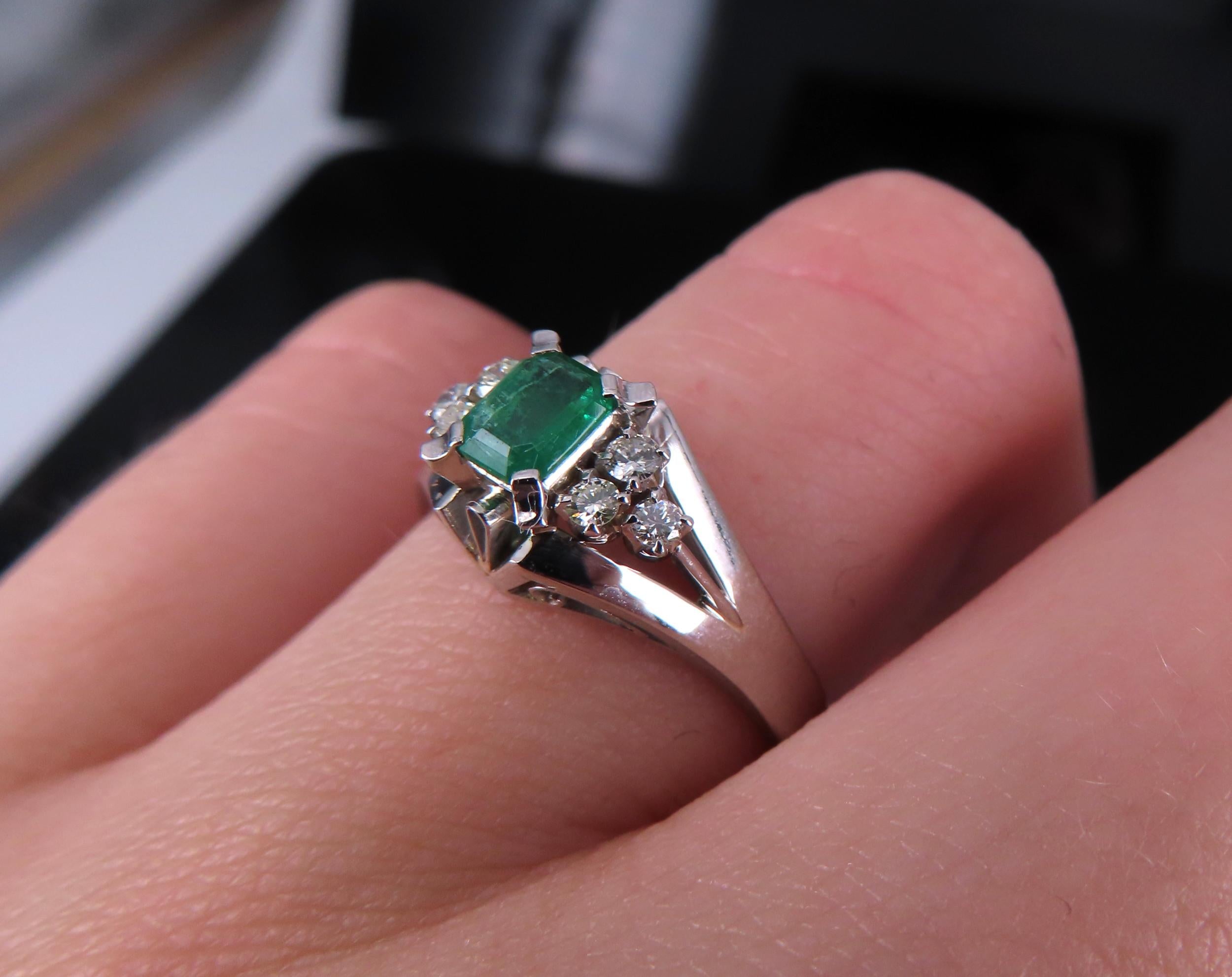 Vintage 0.26ct Colombian Emerald 0.06ct Diamond Platinum Ring Size 7