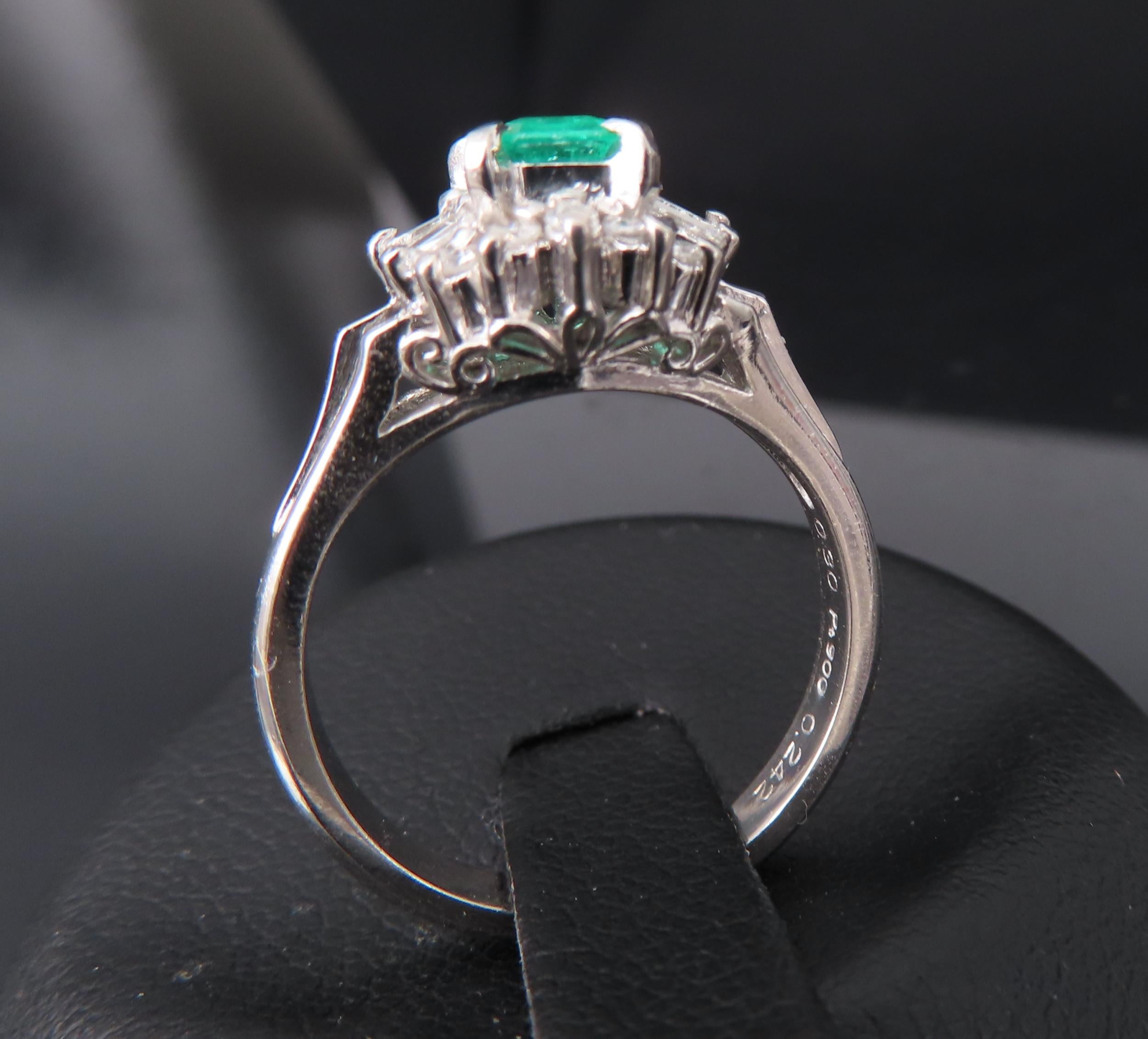 Vintage 0.30ct Colombian Emerald & 0.24ct Diamond Platinum Cocktail Ring Size 5