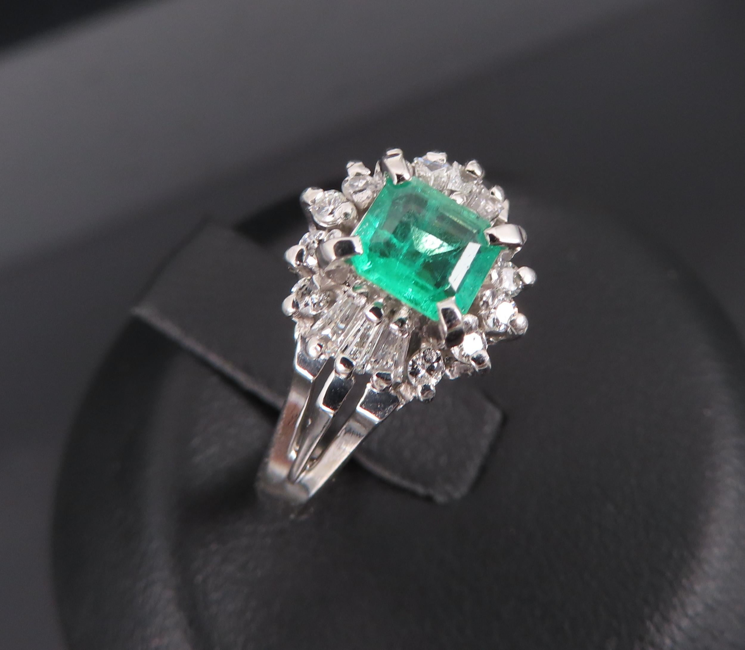 Vintage 0.30ct Colombian Emerald & 0.24ct Diamond Platinum Cocktail Ring Size 5