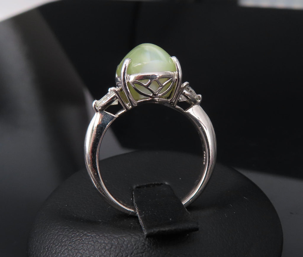 Fine 8.44ct Cat's Eye Chrysoberyl 0.60ct Heart Diamond Platinum Ring, Size 6.25