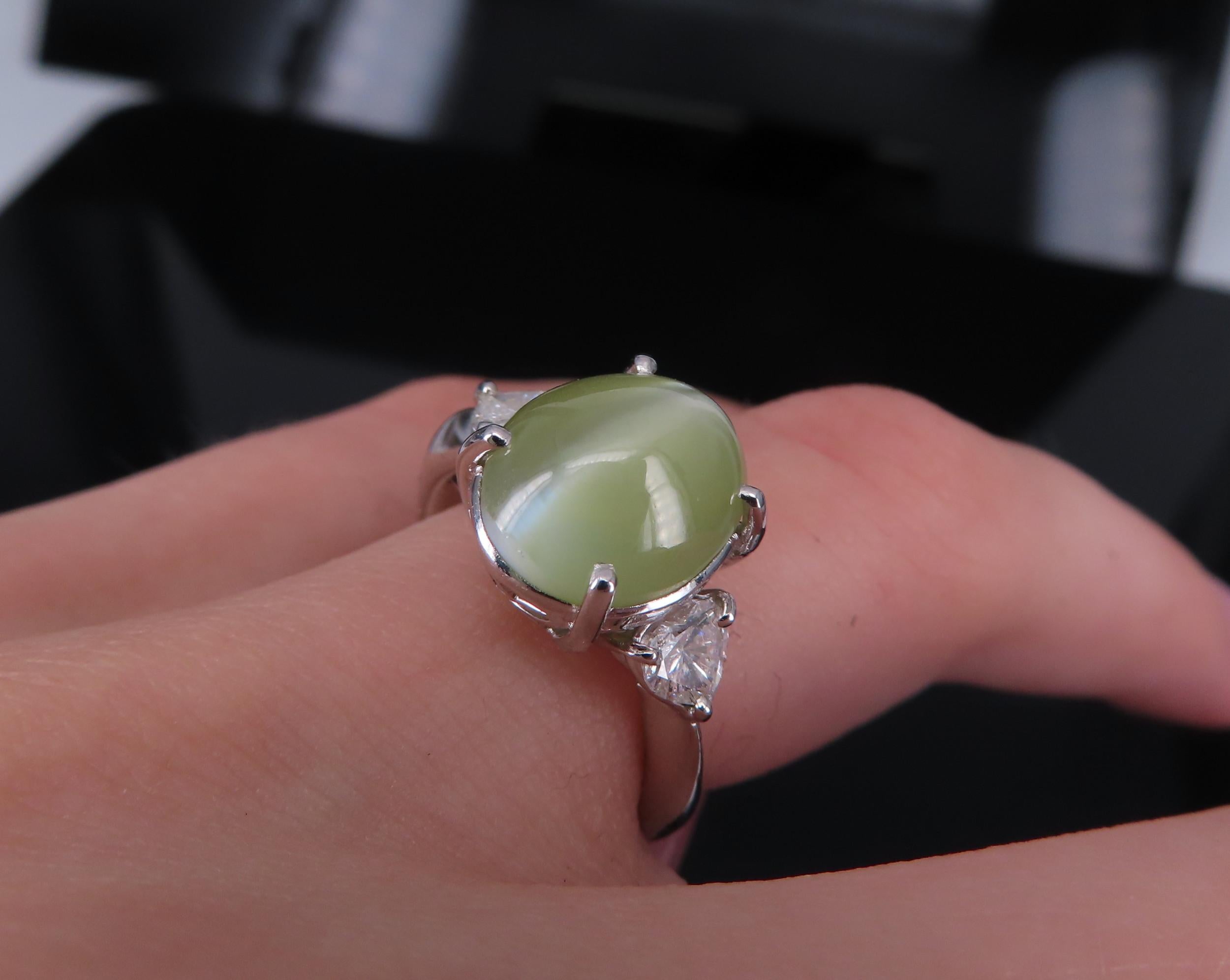 Fine 8.44ct Cat's Eye Chrysoberyl 0.60ct Heart Diamond Platinum Ring, Size 6.25
