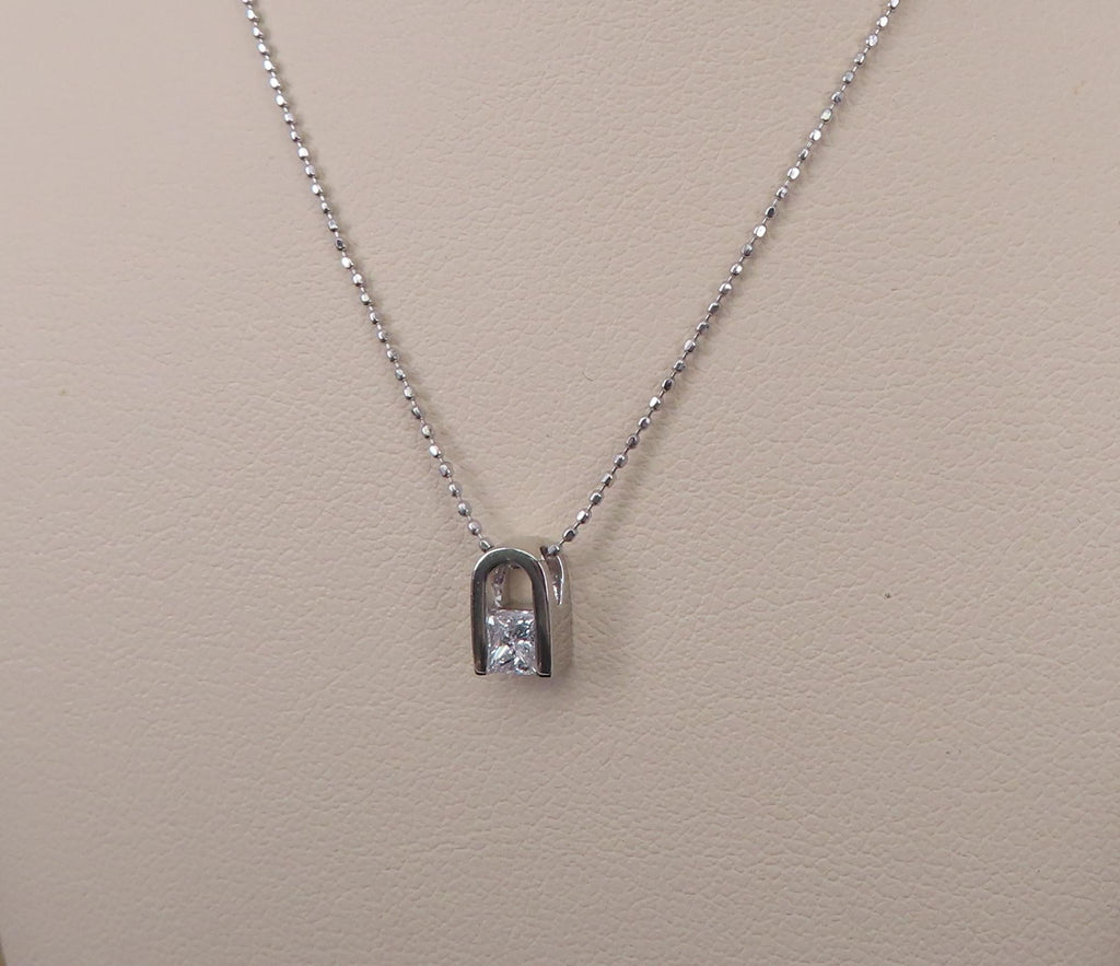 Vintage 0.19ct Princess Cut Natural Diamond Platinum Pendant Necklace