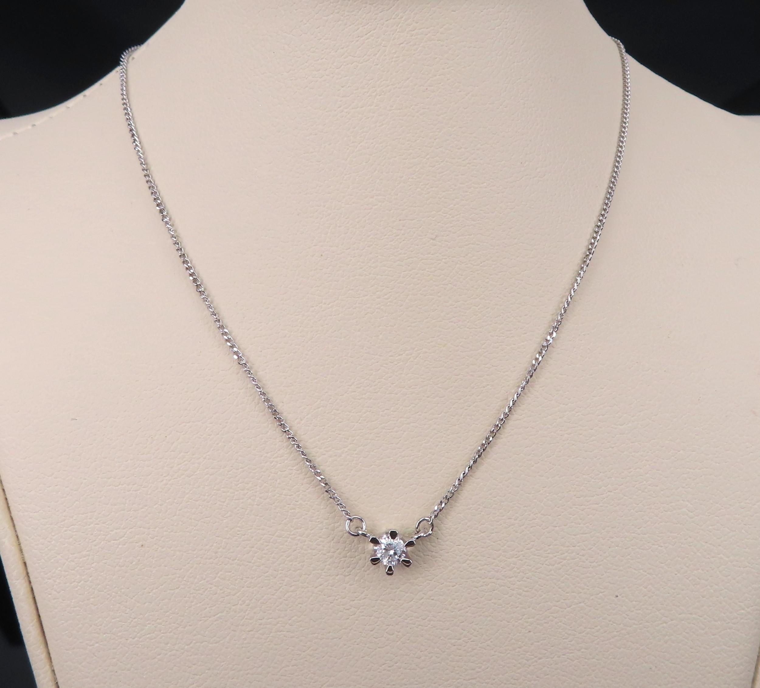 Vintage 0.14ct Natural Diamond & Platinum Flower Pendant Necklace