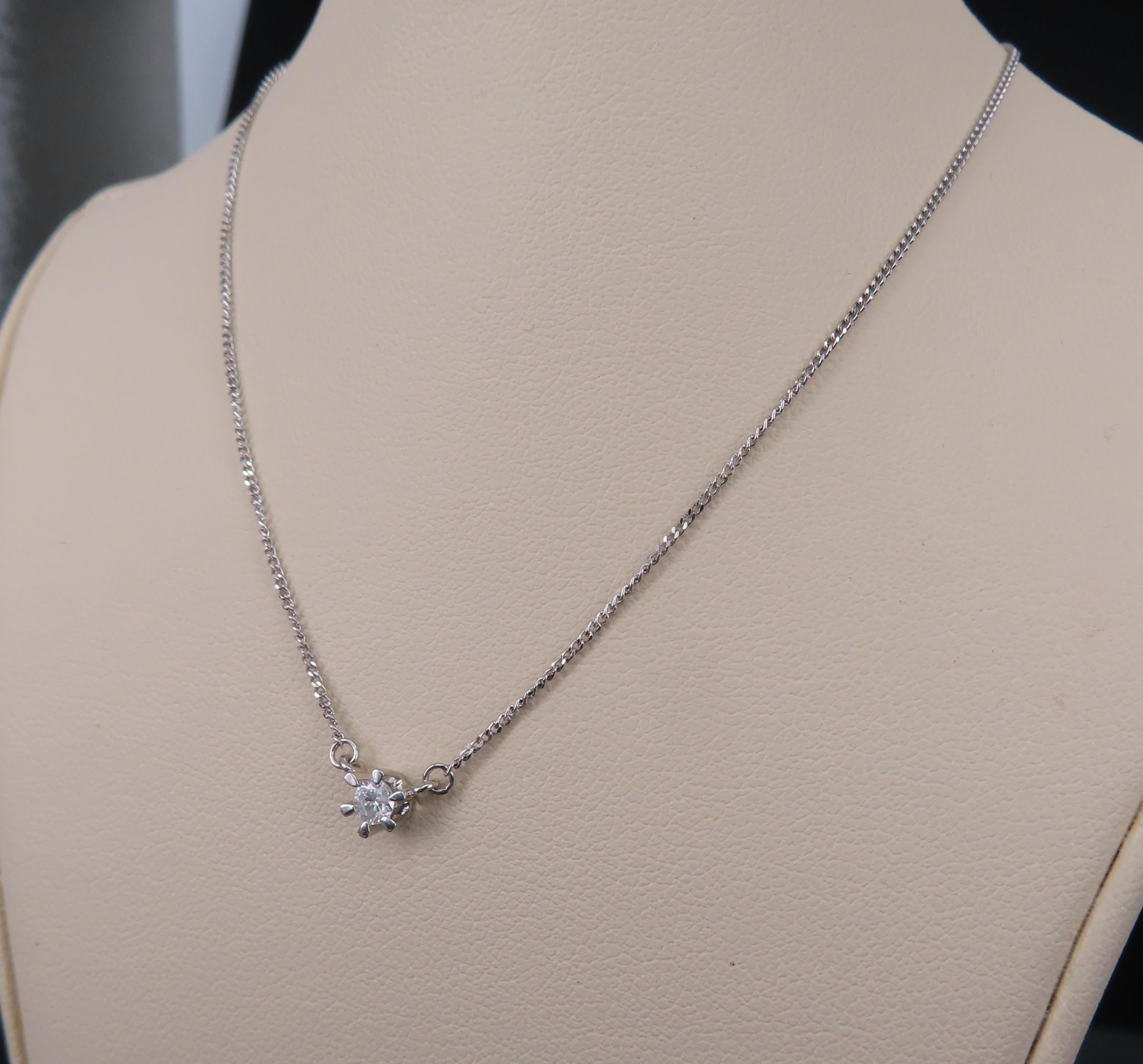 Vintage 0.14ct Natural Diamond & Platinum Flower Pendant Necklace