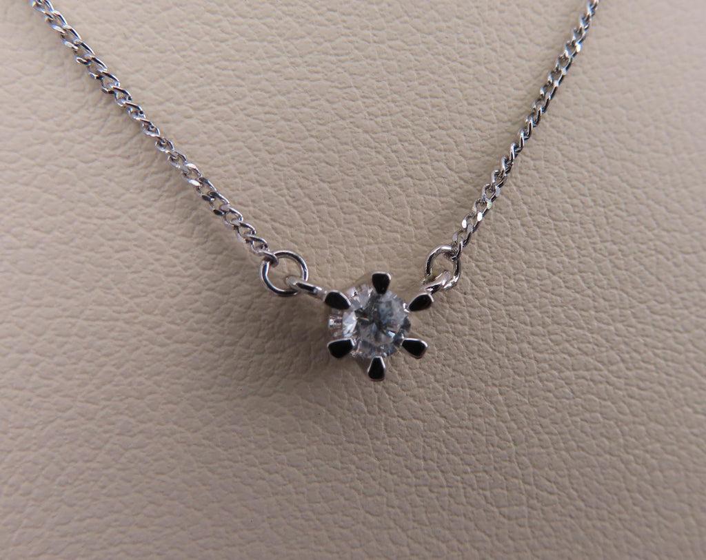 Vintage 0.14ct Natural Diamond & Platinum Flower Pendant Necklace