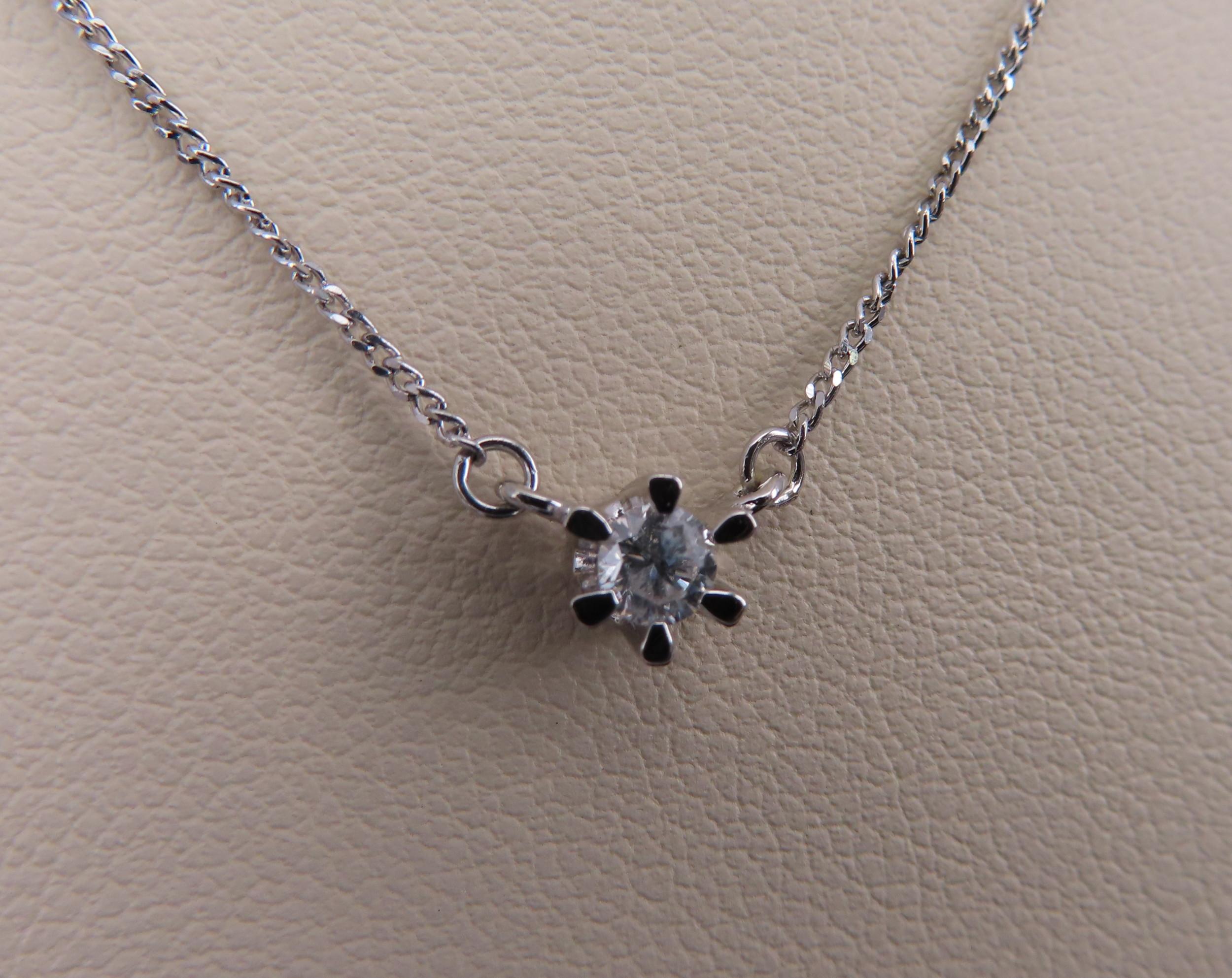 Vintage 0.14ct Natural Diamond & Platinum Flower Pendant Necklace