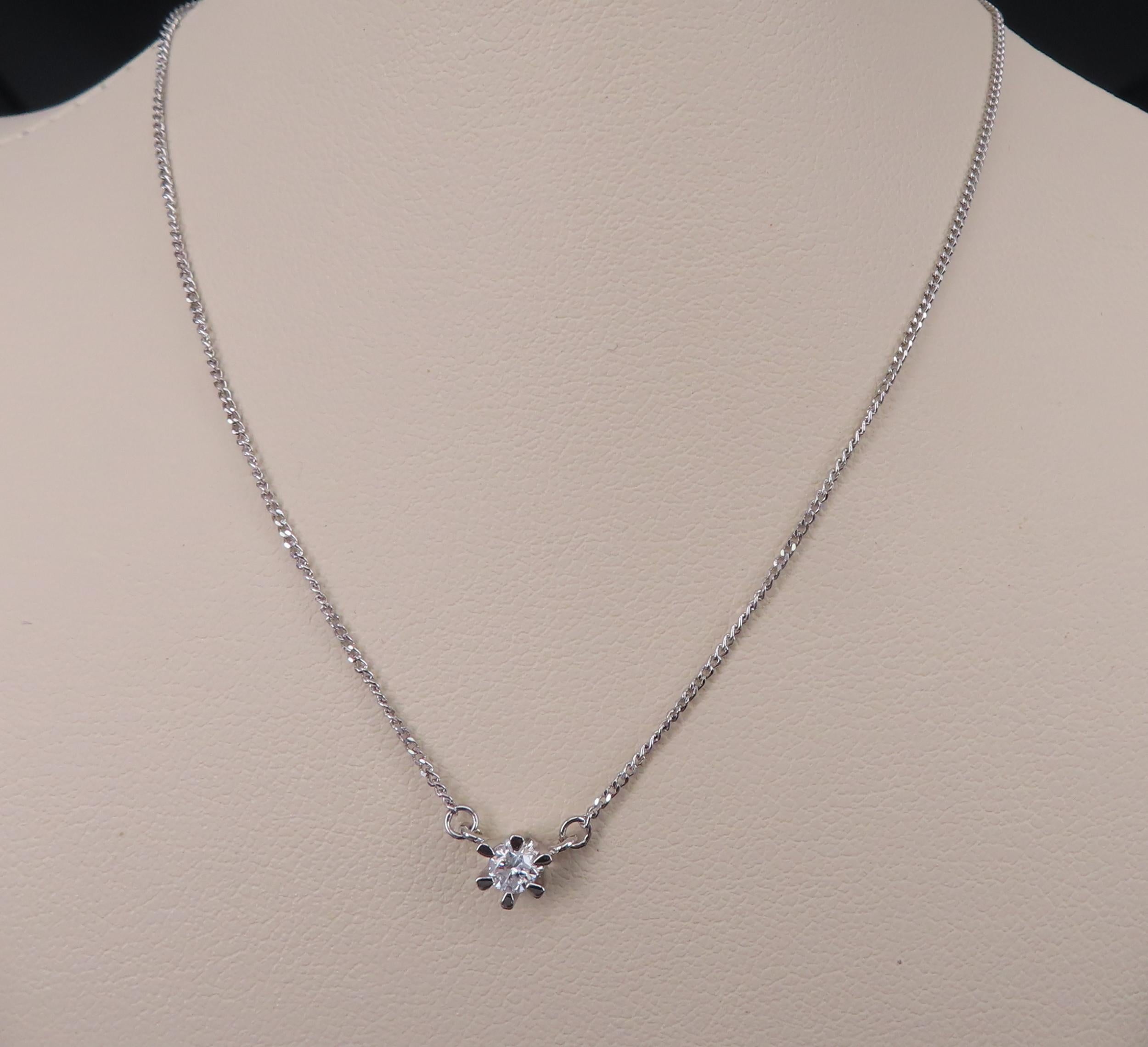 Vintage 0.14ct Natural Diamond & Platinum Flower Pendant Necklace