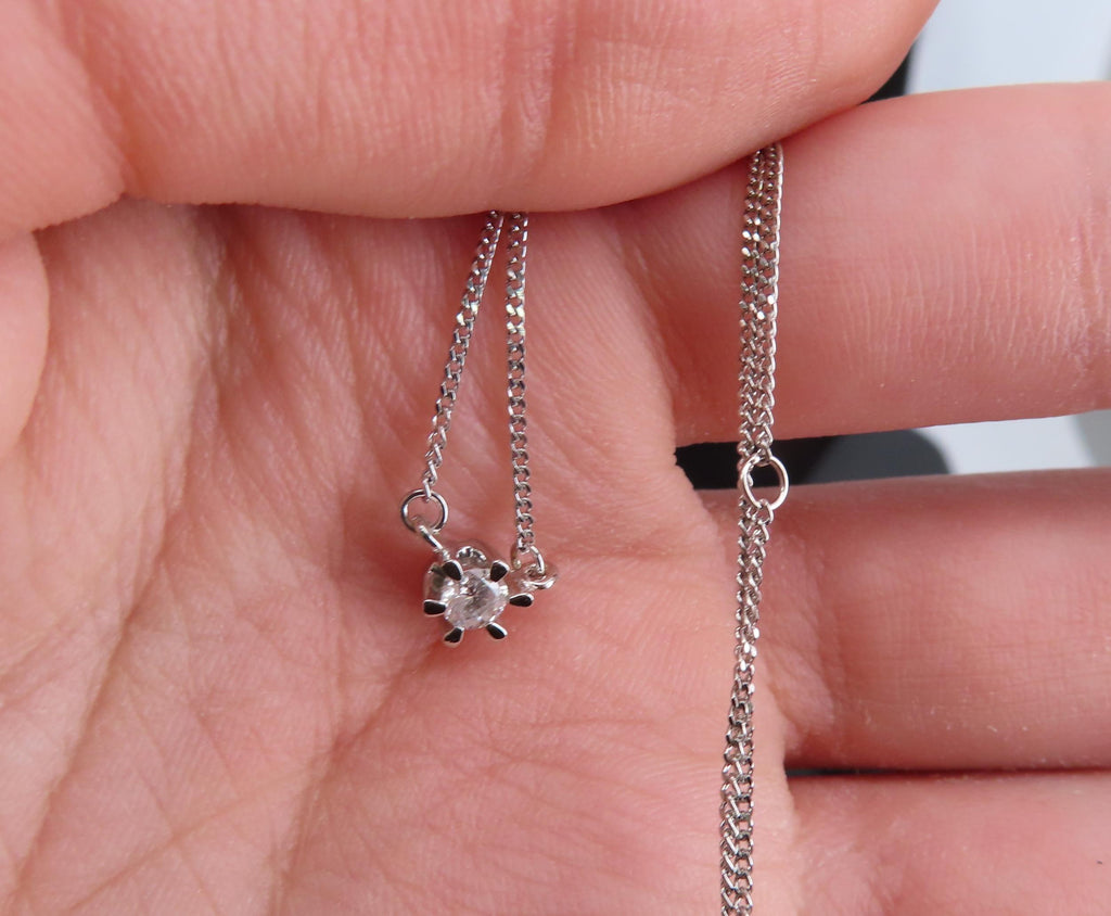 Vintage 0.14ct Natural Diamond & Platinum Flower Pendant Necklace