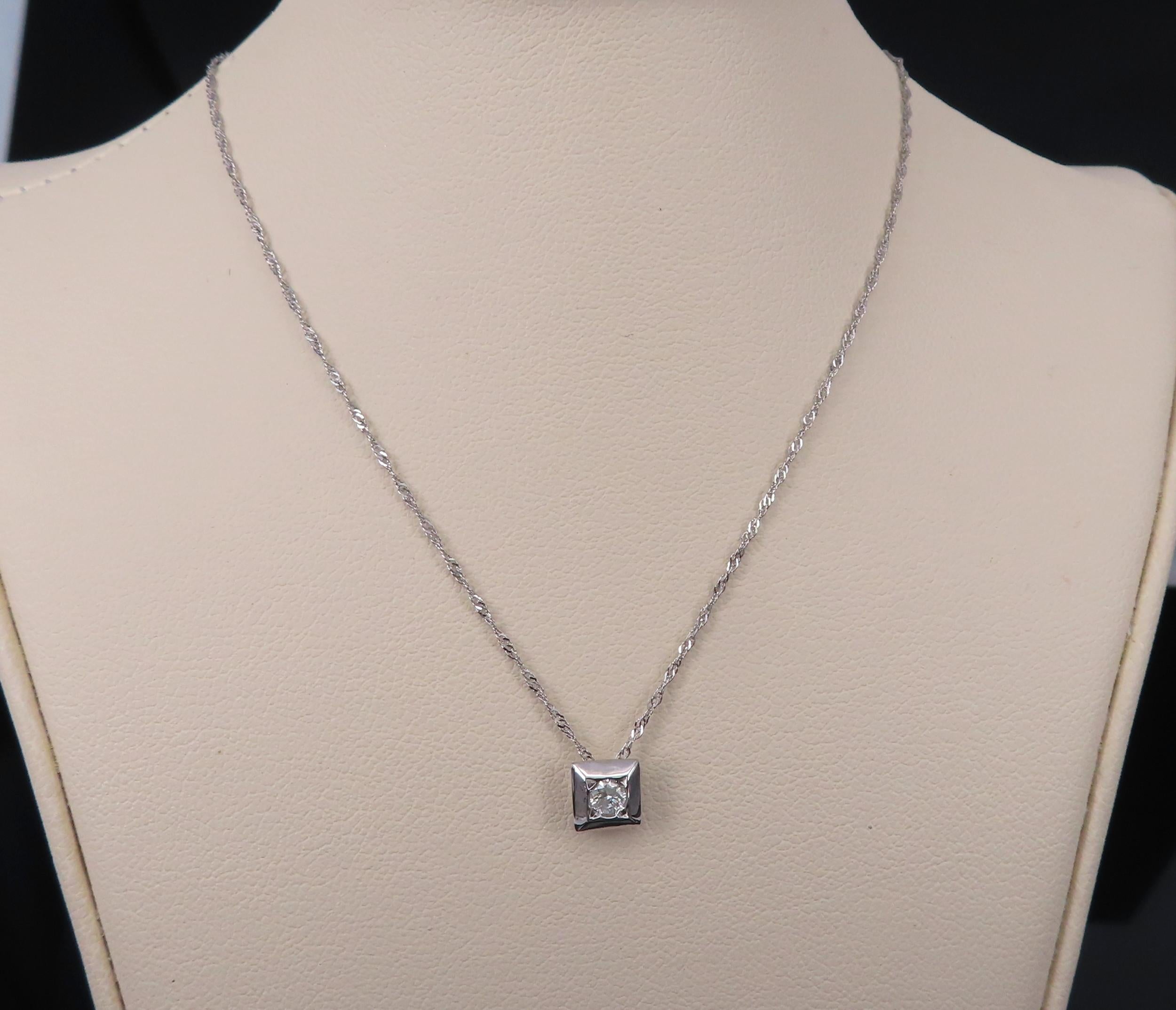 Vintage 0.10ct Round Natural Diamond Platinum Box Pendant Chain Necklace