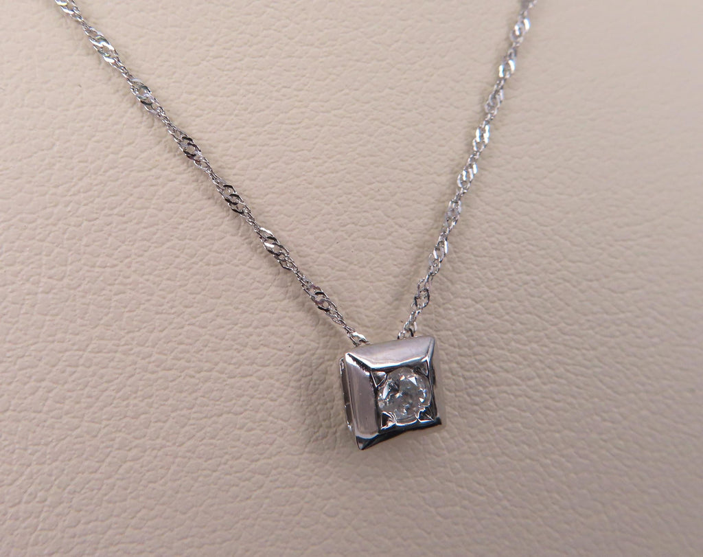Vintage 0.10ct Round Natural Diamond Platinum Box Pendant Chain Necklace