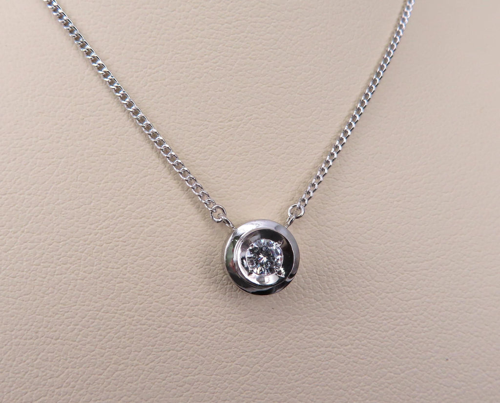 Vintage 0.19ct Round Brilliant Cut Natural Diamond Platinum Chain Necklace