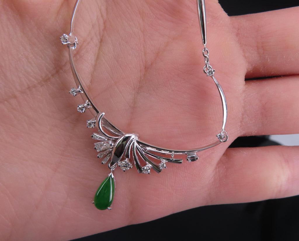Vintage 0.75 Green Jadeite Jade 0.50ct Diamond Platinum Necklace