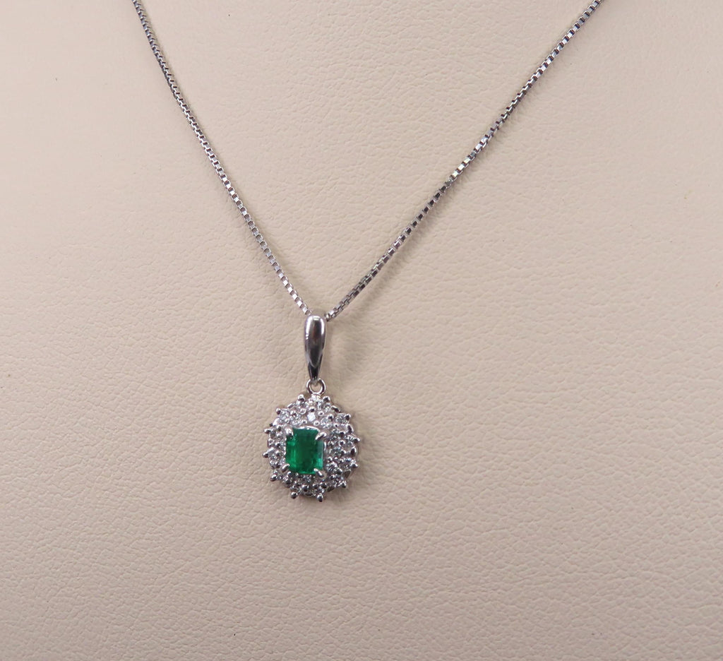 Vintage 0.24ct Intense Green Colombian Emerald 0.15ct Diamond Platinum Necklace
