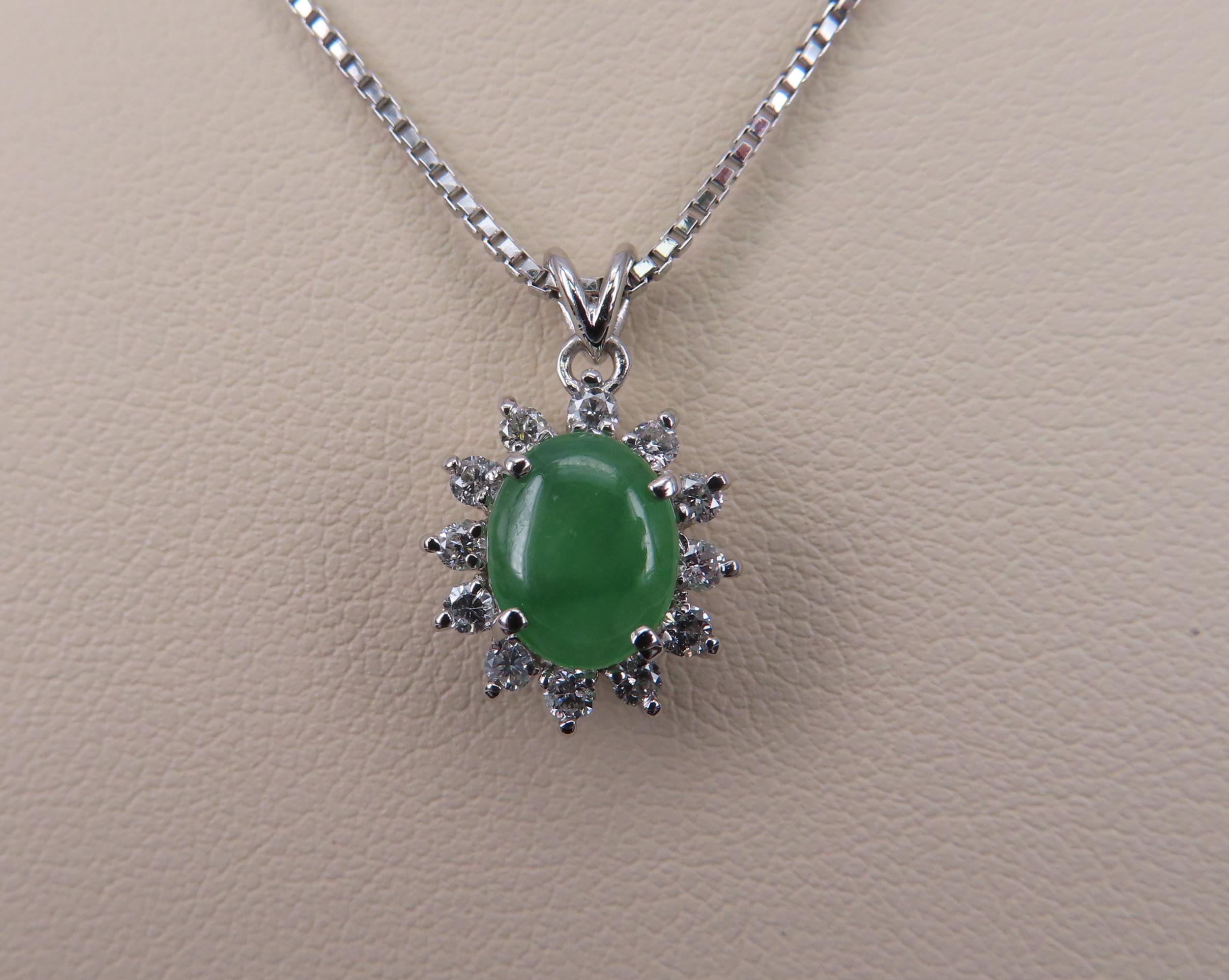 Vintage 1.13ct Natural Green Jadeite Jade 0.26ct Diamond Platinum Necklace