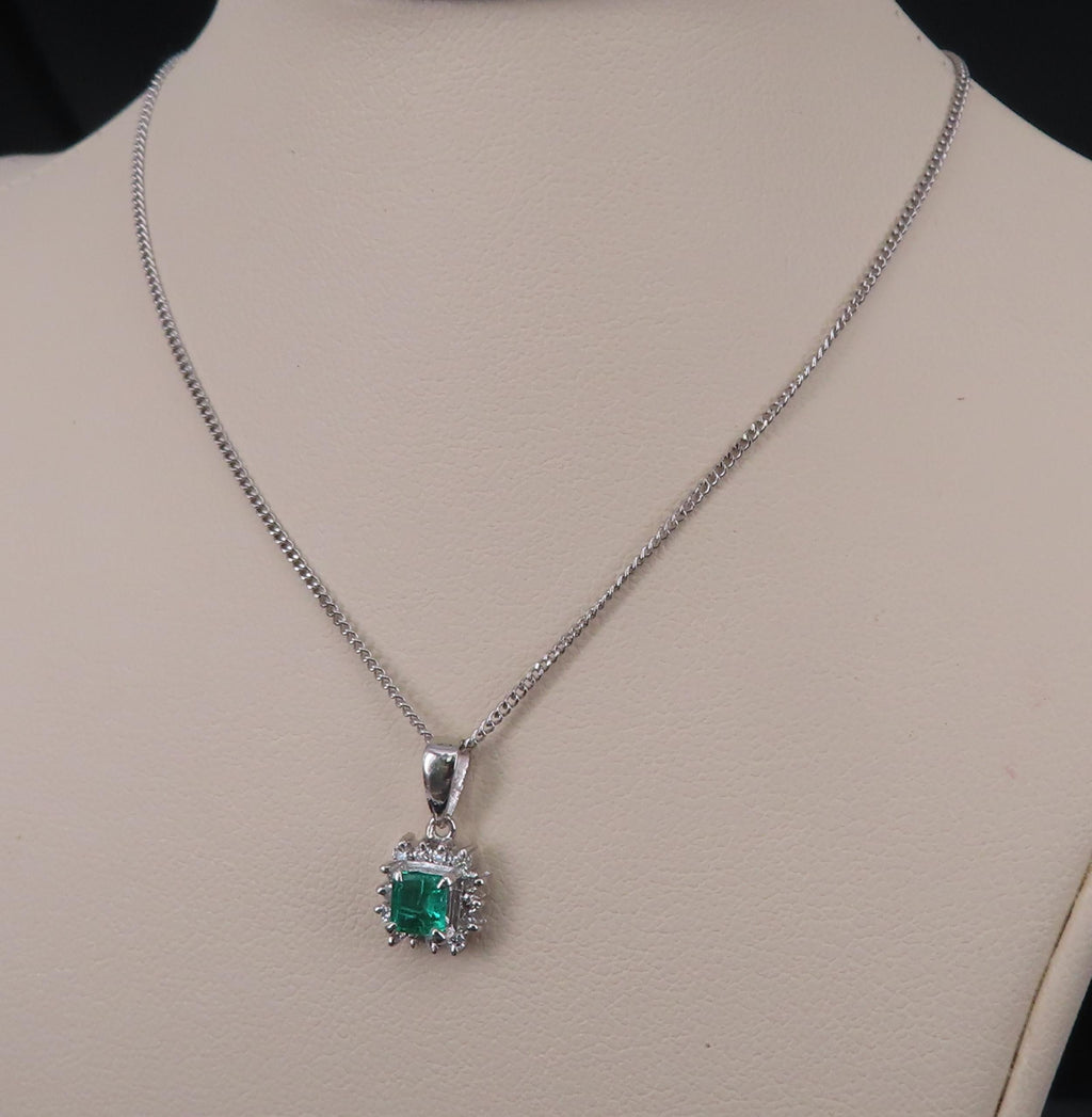 Vintage 0.30ct Colombian Emerald 0.18ct Diamond Platinum Chain Necklace