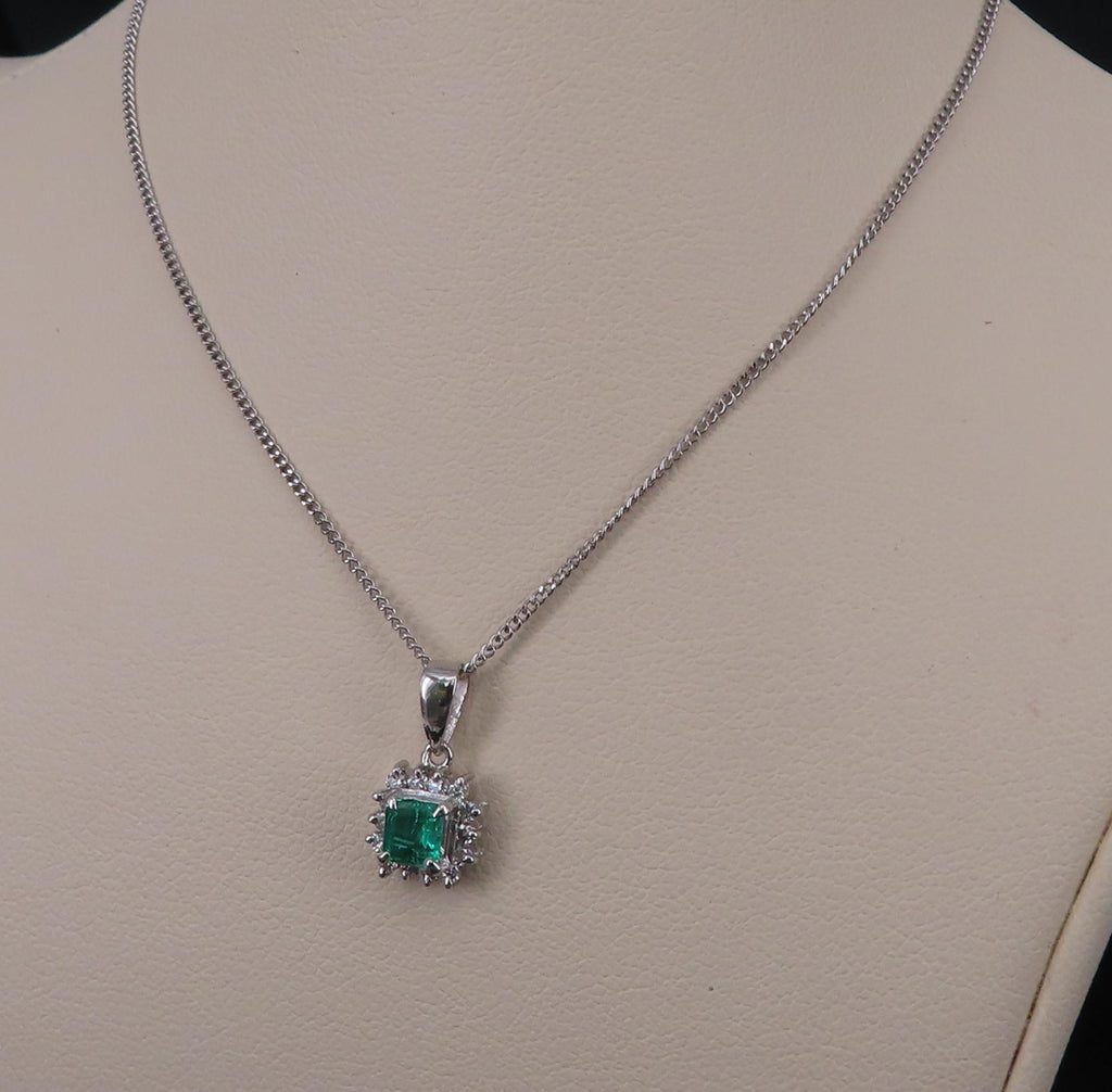 Vintage 0.30ct Colombian Emerald 0.18ct Diamond Platinum Chain Necklace
