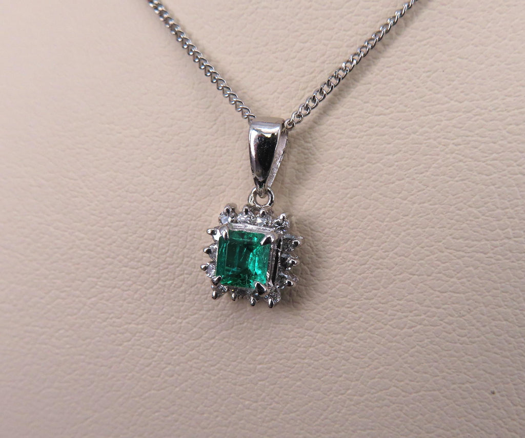 Vintage 0.30ct Colombian Emerald 0.18ct Diamond Platinum Chain Necklace